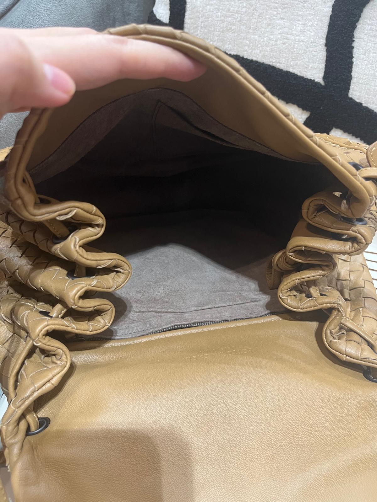 Bottega Veneta BV Crossbody Bag 100%Authentic, 98%New ✅Dust bag