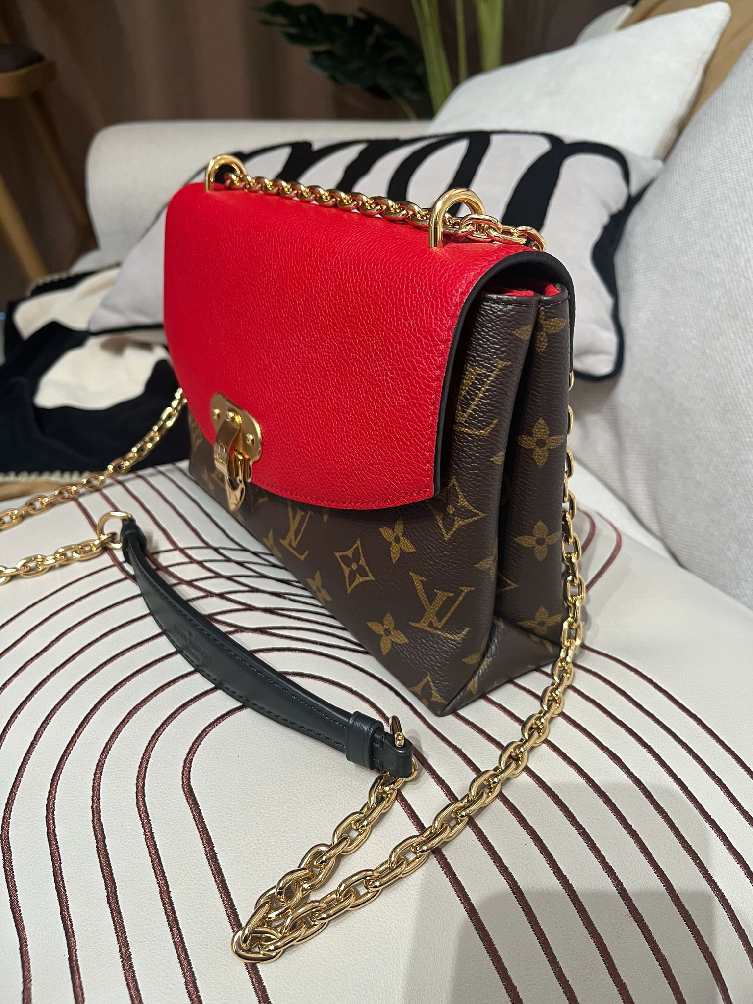 Lv Saint Placide Monogram Chain SHOULDER BAG M43713 100%Authentic ,98%new✅dust bag  