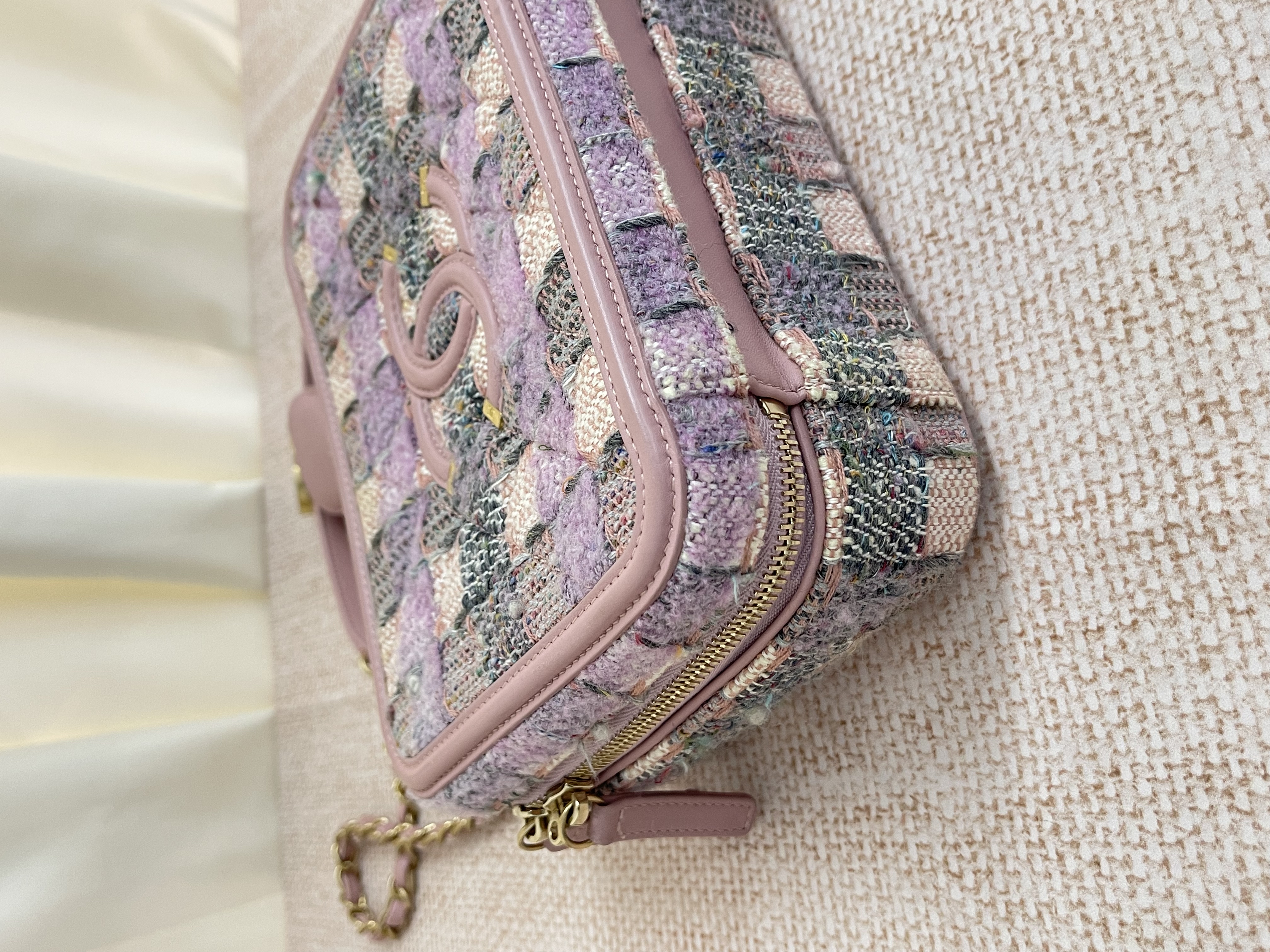 Pre-owned Chanel Tweed CC Filigree Vanity Case/ Product Code: 26042403