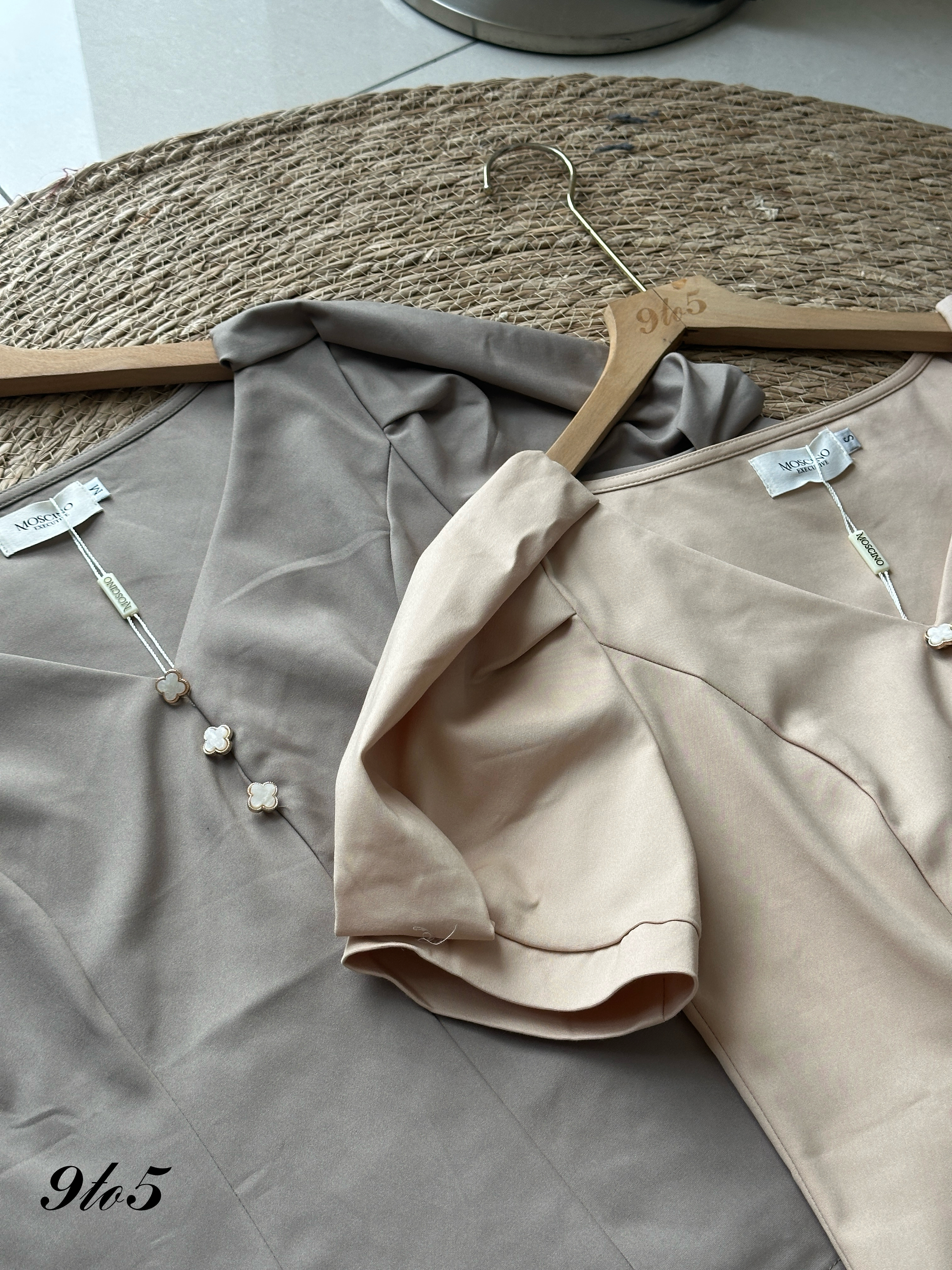 T4117 Puff Sleeve V Neck Top - 3 Colors 