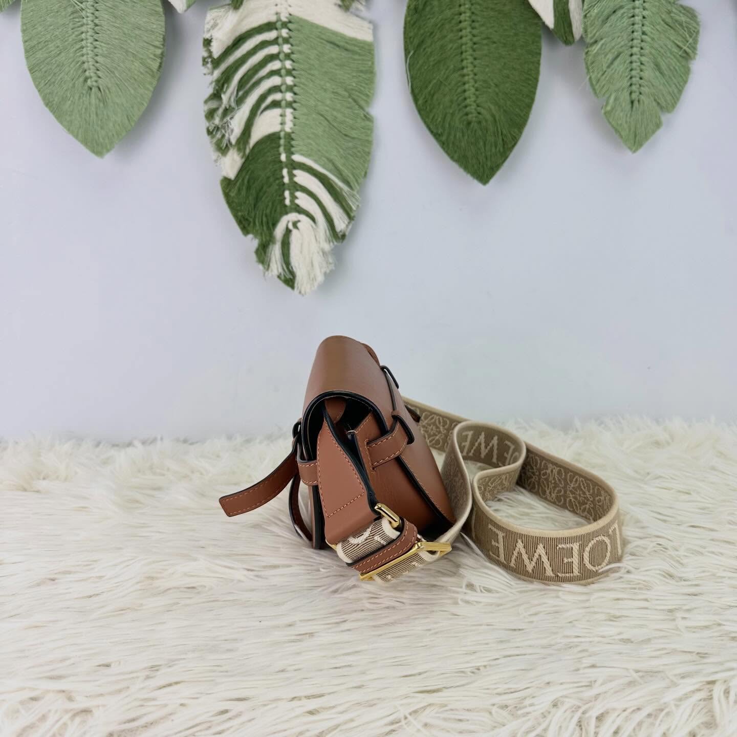 LOEWE 🤍PRE OWNED Mini Gate 焦糖色馬鞍包 斜肩包🤎