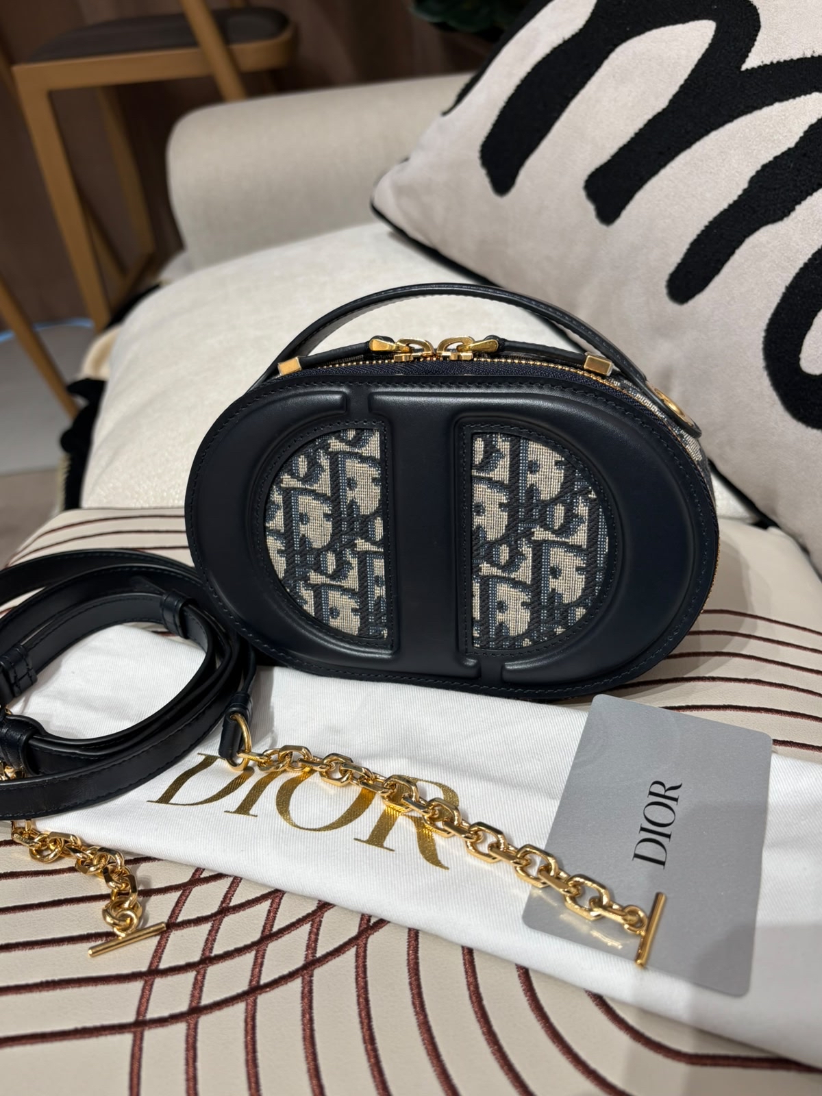 DIOR CD Signature Oval Camera Bag CHRISTIAN DIOR 100%Authentic, 98%New  ✅收據✅Certificate ✅dust bag  
