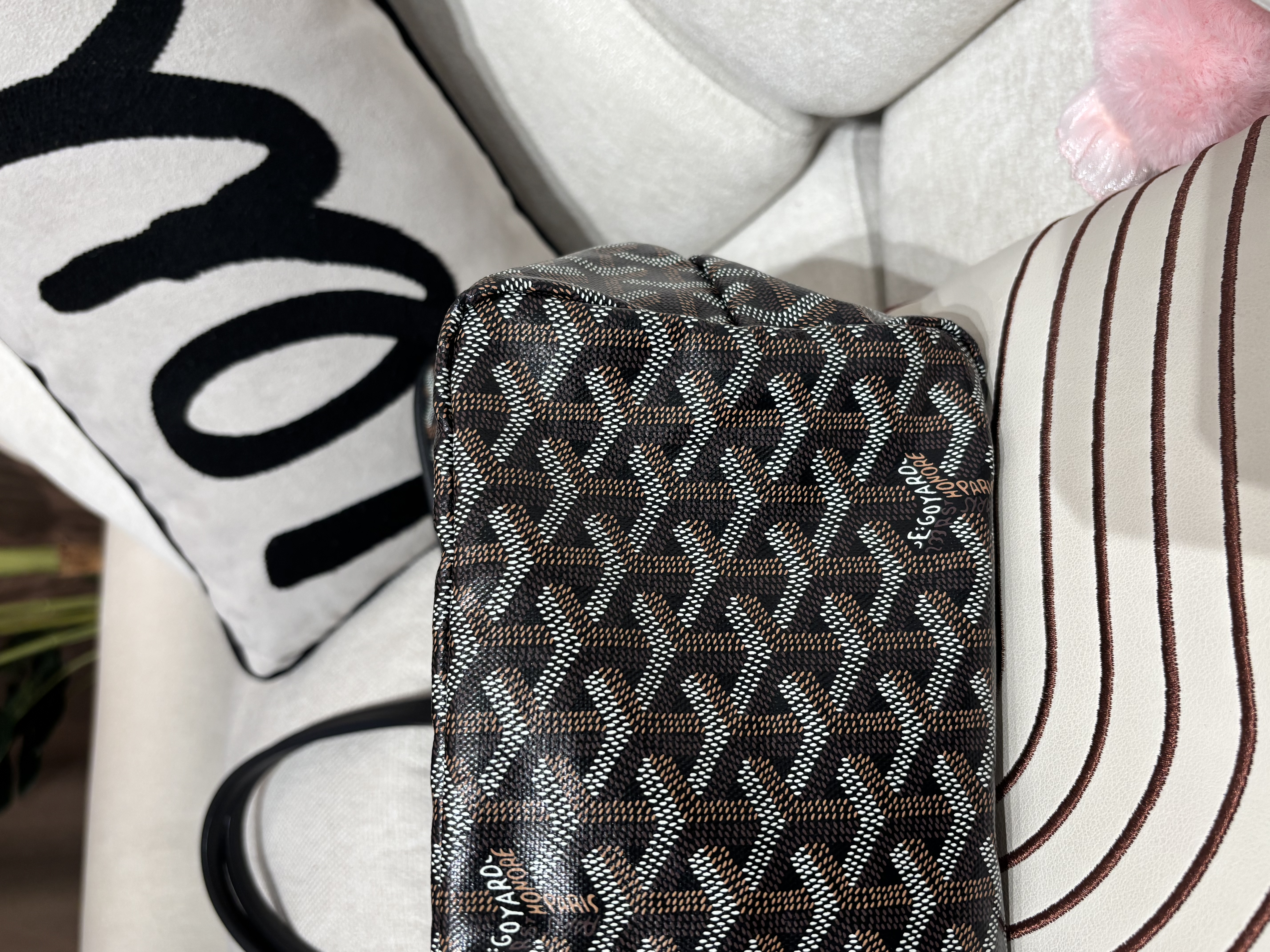  全新 Goyard Saint Louis pm tote bag 100%Authentic, 全新未使用品✅專門店收據✅pouch ✅dust bag 