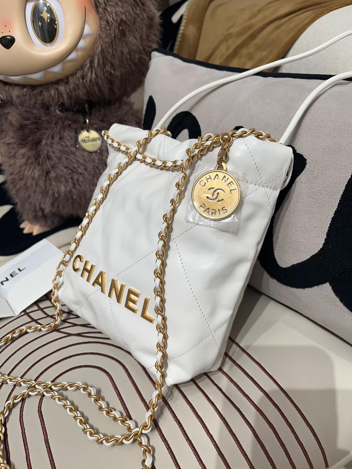 全新 Chanel 22 mini Calfskin白色牛皮金扣 100%Authentic ,全新100%new ✅收據✅晶片✅塵袋✅box