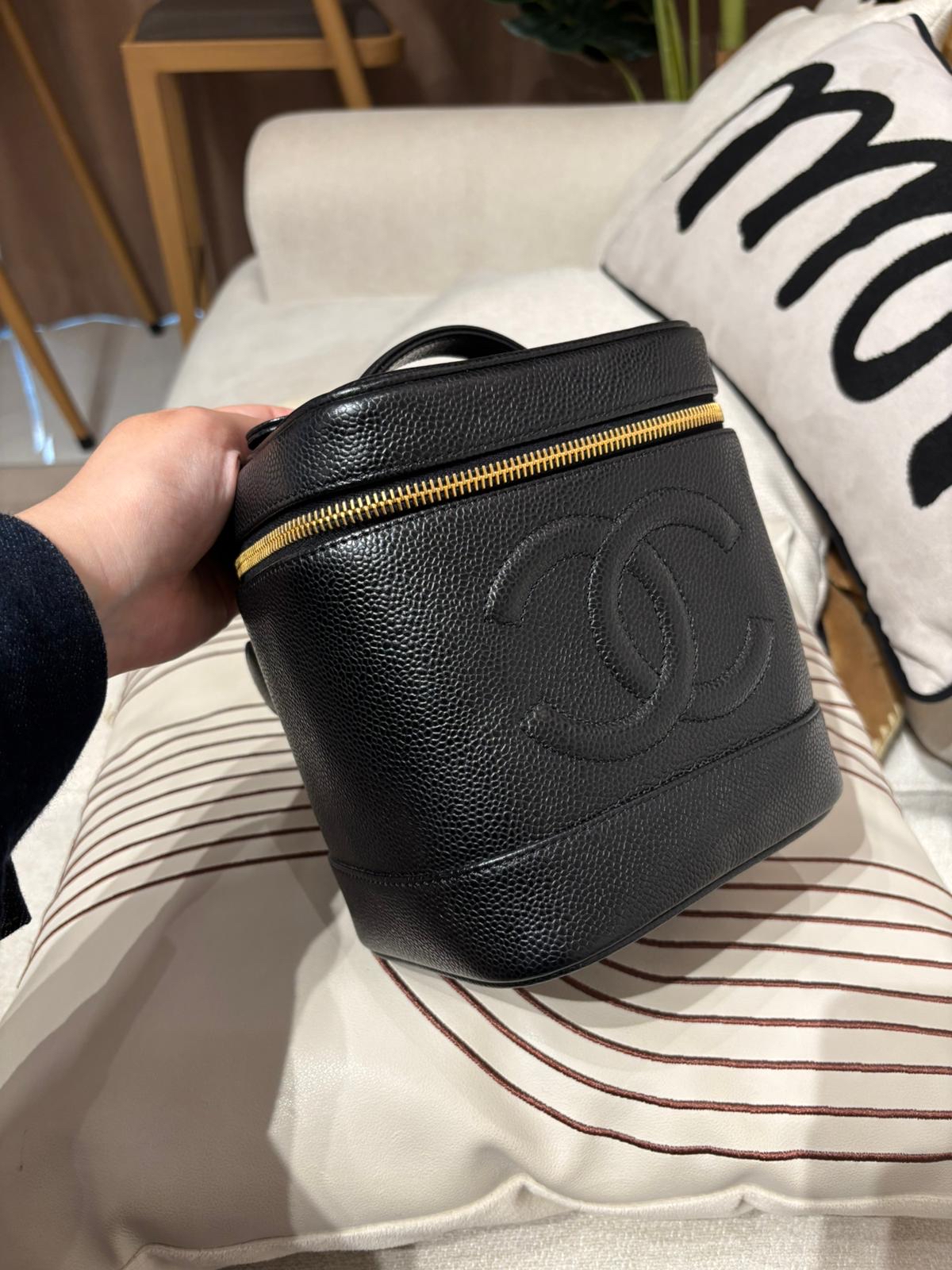 Chanel vanity Vintage 魚子醬牛皮金鏈中古化妝箱 100%Authentic ,95%new ✅7*CARD貼