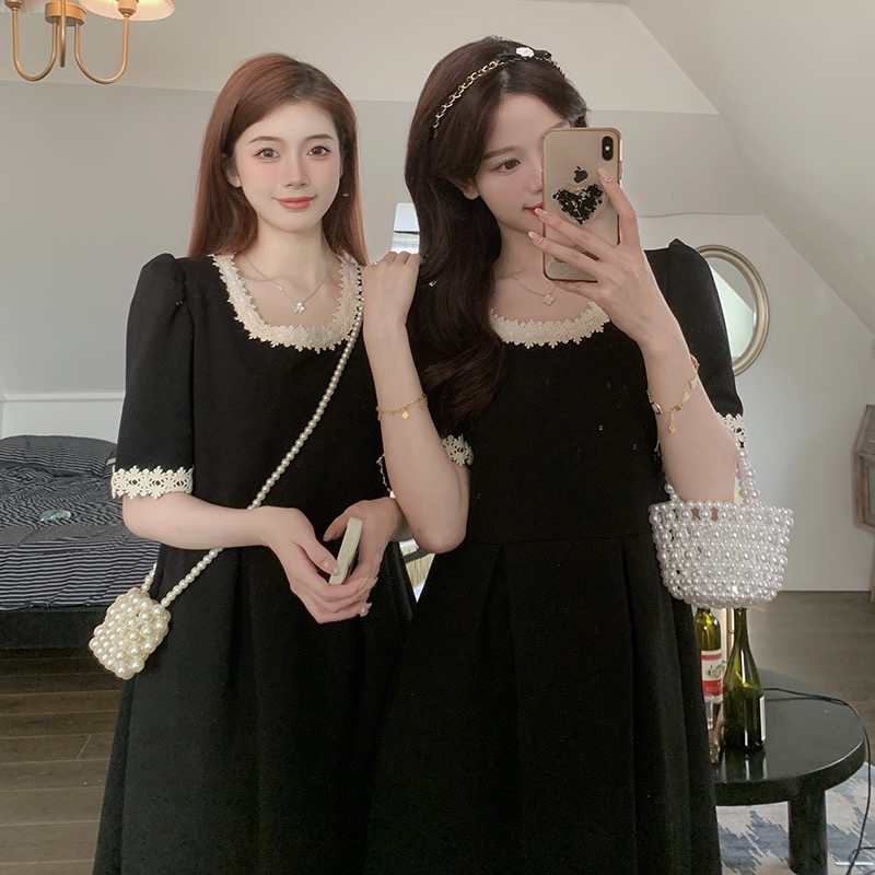 B235(14433短) 短款法式甜美风立体蕾丝花边领与袖边黑连身裙 