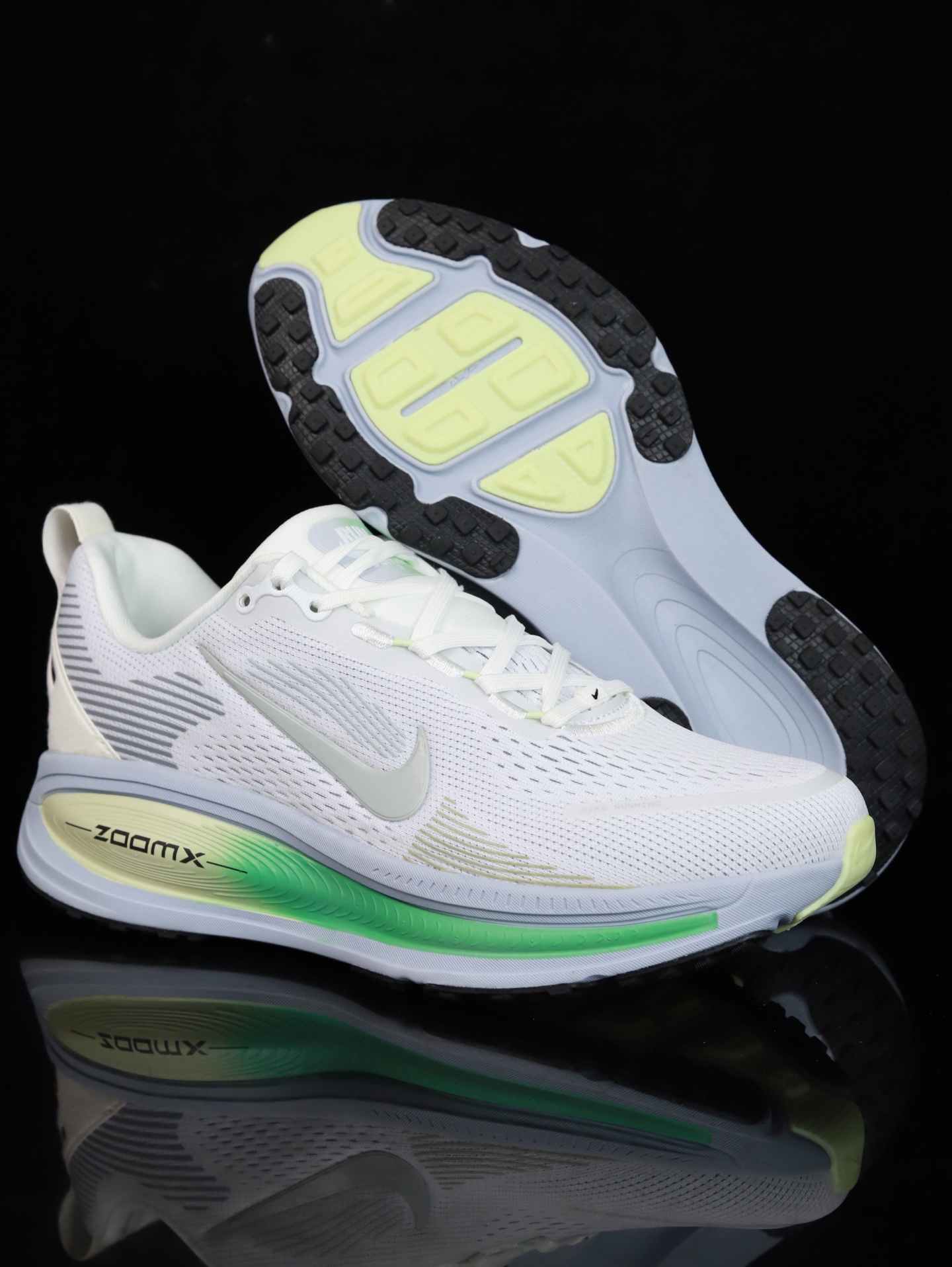 Nike Vomero 18 HM6804-108