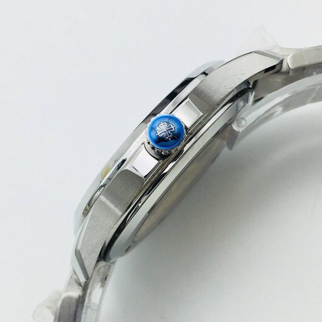 手雷 卓越成就【顶级运动 典藏奢华】—集运动休闲，商务正装一身的Patek Philippe海底探险者系列，杨帆展航，震撼出击（修正市面所有版本的任何不足）【表壳】腕表尺寸40mmX8.6mm。具有高辨识度的PP枕型外壳，仪态万方，佩戴贴手合腕，设计轻巧雅致。每一只工件都是复刻业界顶尖的技术结晶。【技术突破】由美优达9015改PP自产Cal.324 SC机芯——大小夹板光泽流动，宝石轴承鲜艳自然，摆轮位置吻合正品。【卓越成就】1.市场独家购入原版开发 2.市场独家实现摆轮位置与正品吻合 3.是目前市面上最薄仿品。