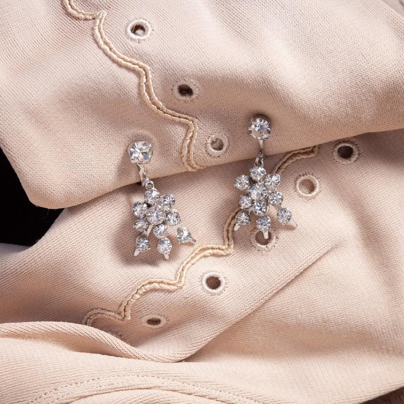 C.a. 1950s American Classic Elegance Rhinestone Necklace and Earrings Jewelry Set/Bridal Jewelry Set (MW226)
