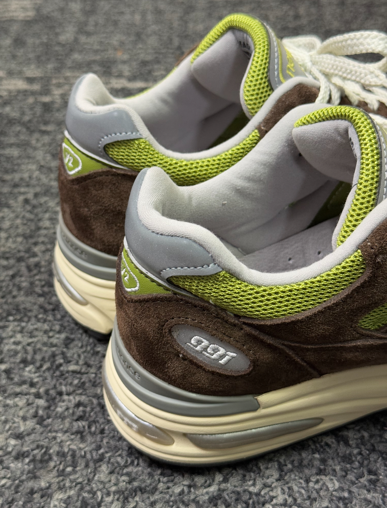 U991CK2 KITH x Danielle Cathari x New balance 991 v2  MiUK Reverse Matcha U991CK2