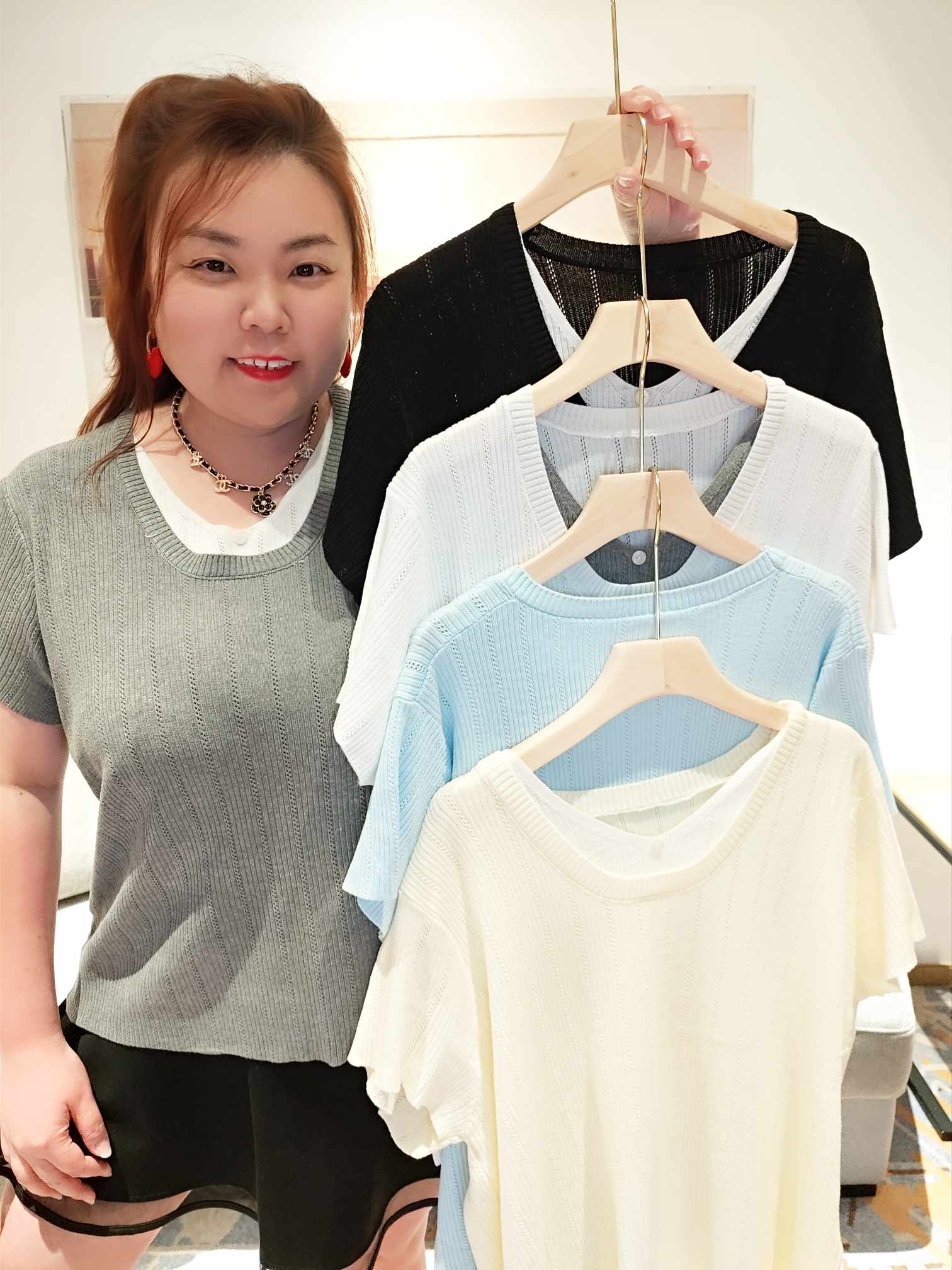 YCE06 1036 假两件式镂空针织上衣