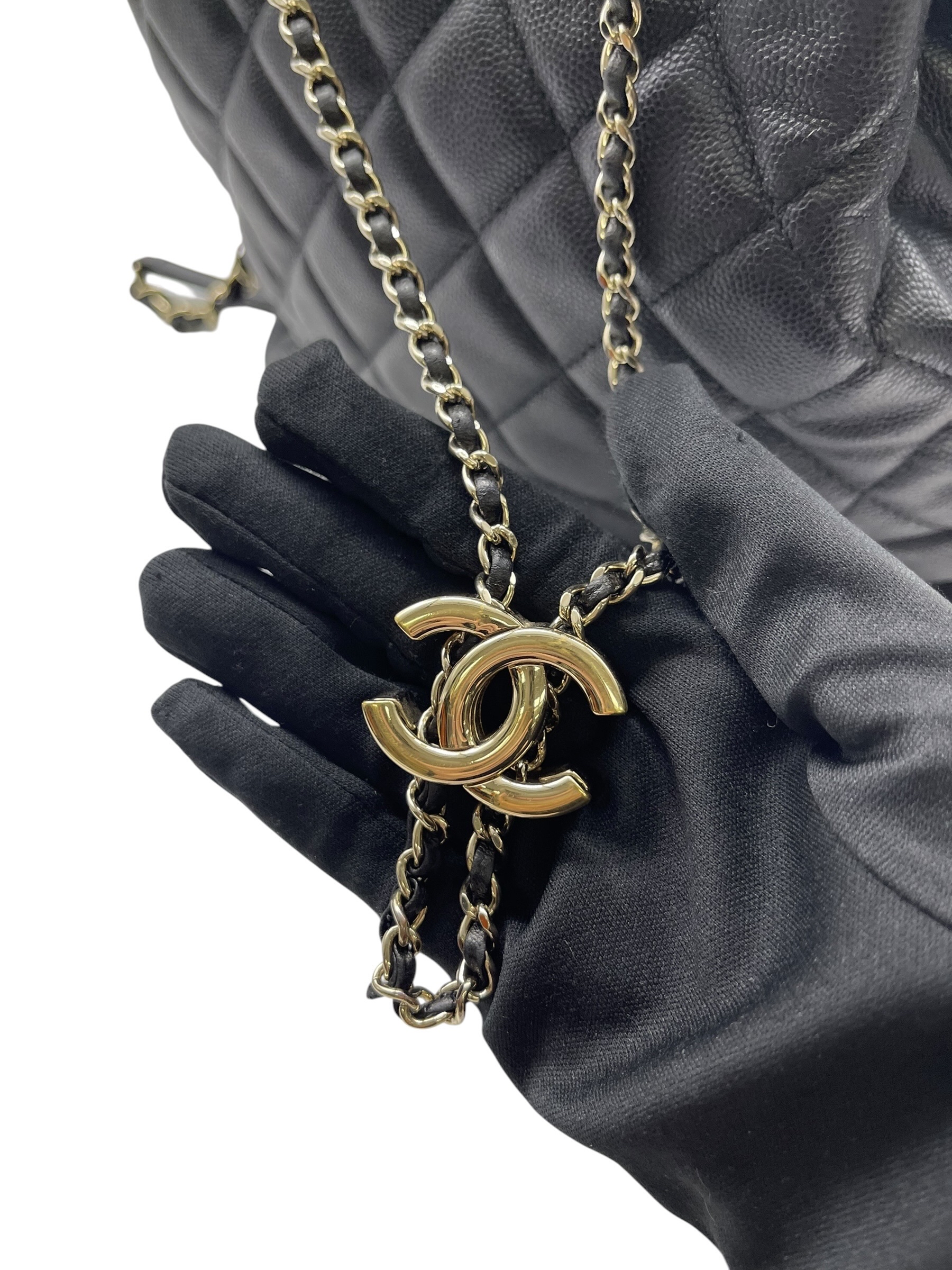 Pre-owned Chanel Rolled Up Bucket Bag / Product Code: 072901
