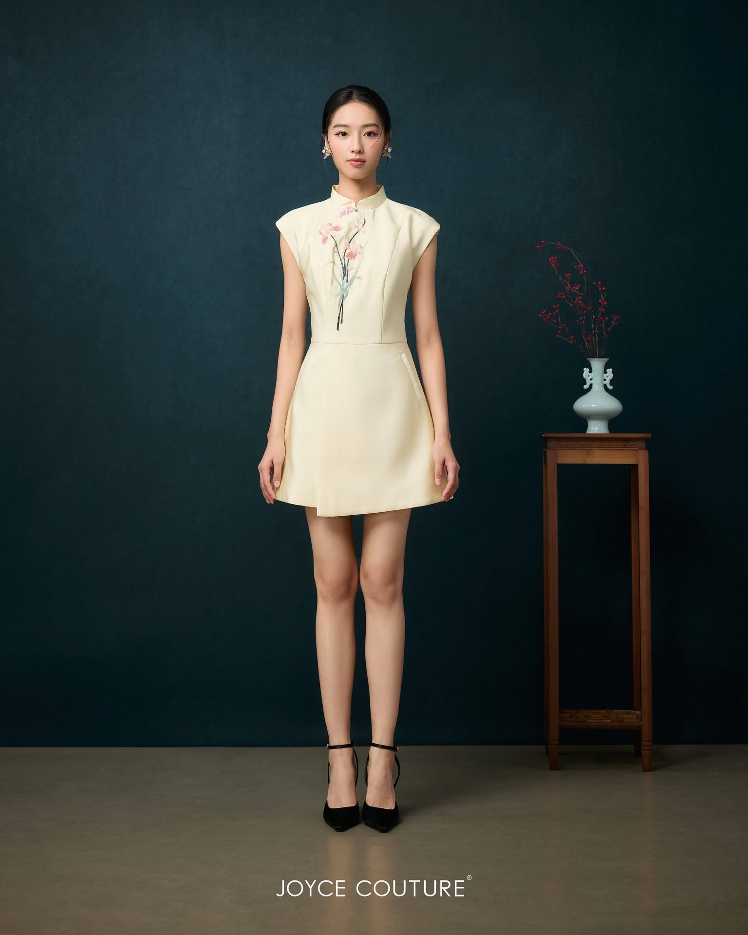 花刺绣闪亮珠饰连身裤  D0350