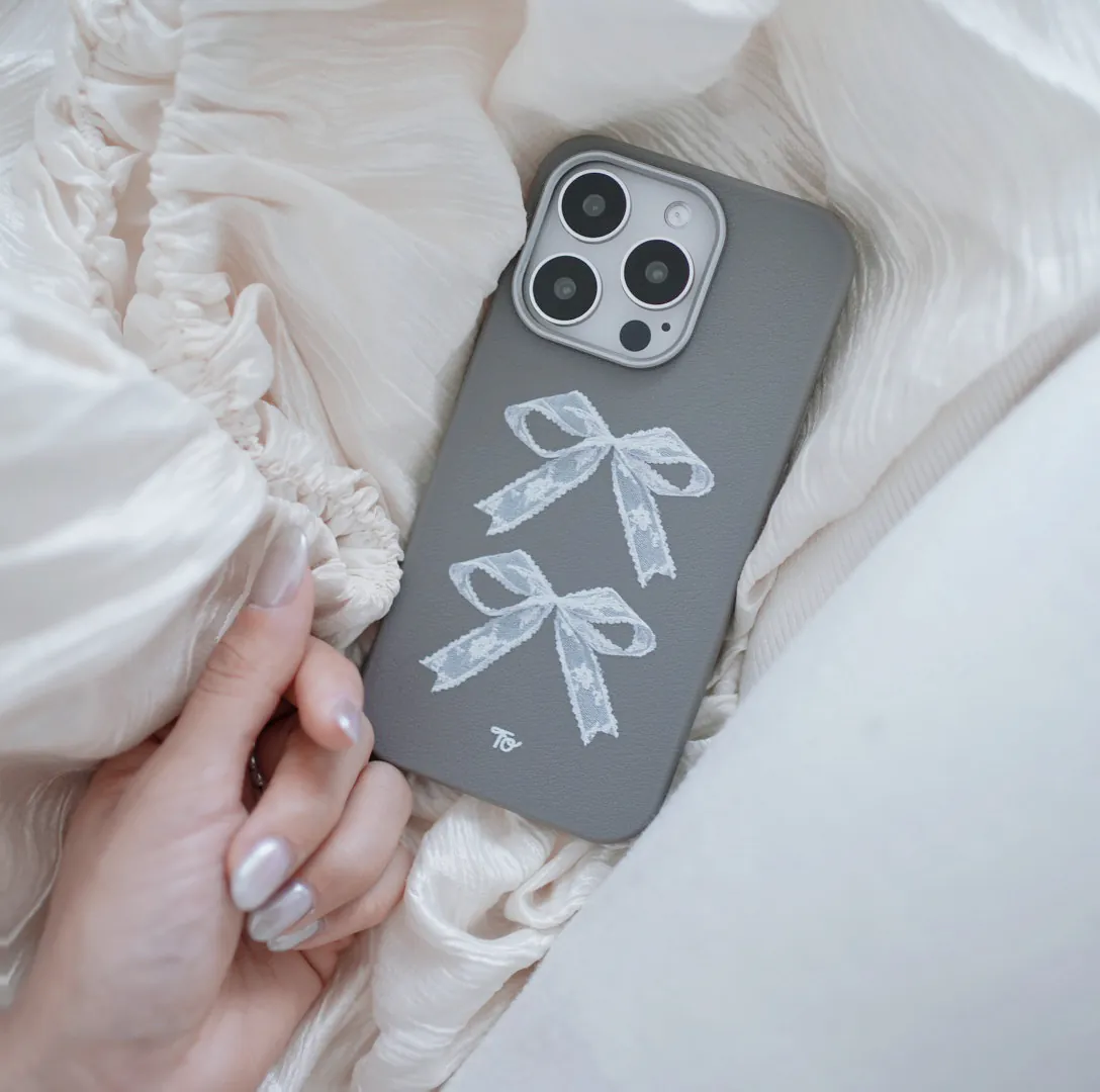 【雙白蕾絲蝴蝶結XPU皮革*灰*】iPhone Case