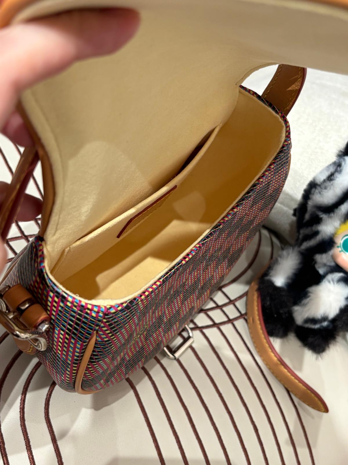 Lv tambourine 限量版 limited edition  100%Authentic ,unused ✅dust bag✅booklet✅box