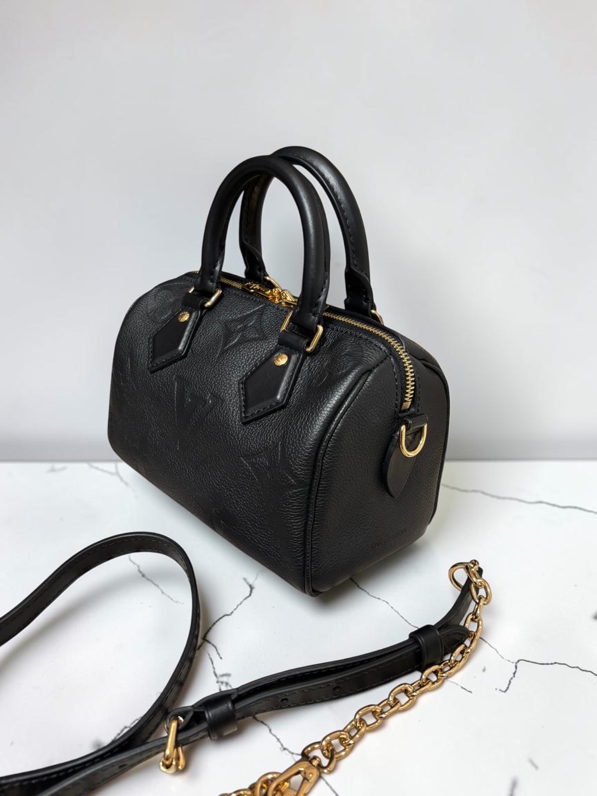 Lv Speedy 20 Bandoulière 20 M58953 Monogram Empreinte黑色粒面皮革 100%Authentic, 98%New ✅Key Lock ✅Dust bag