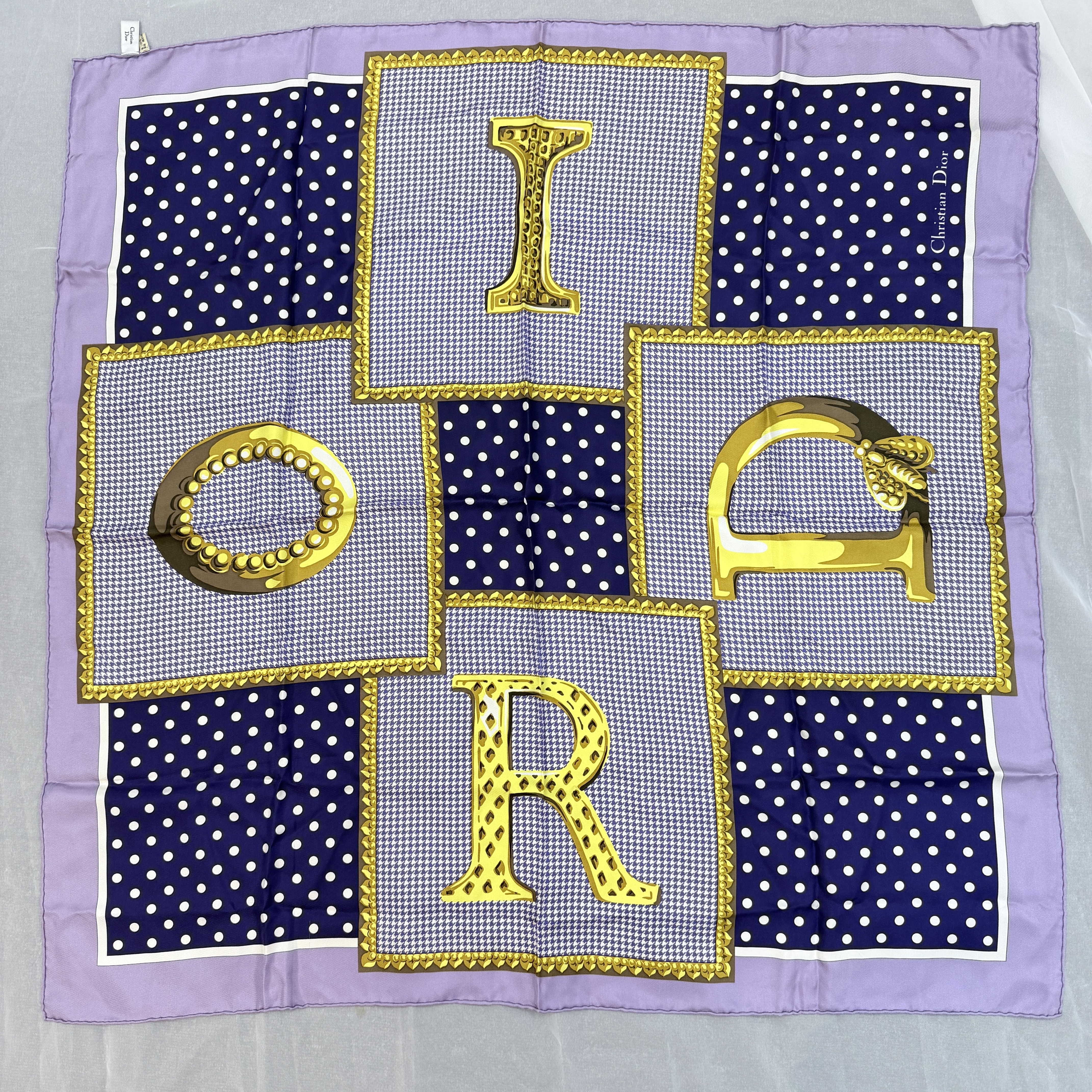 Dior絲巾經典字母配大氣紫色💜