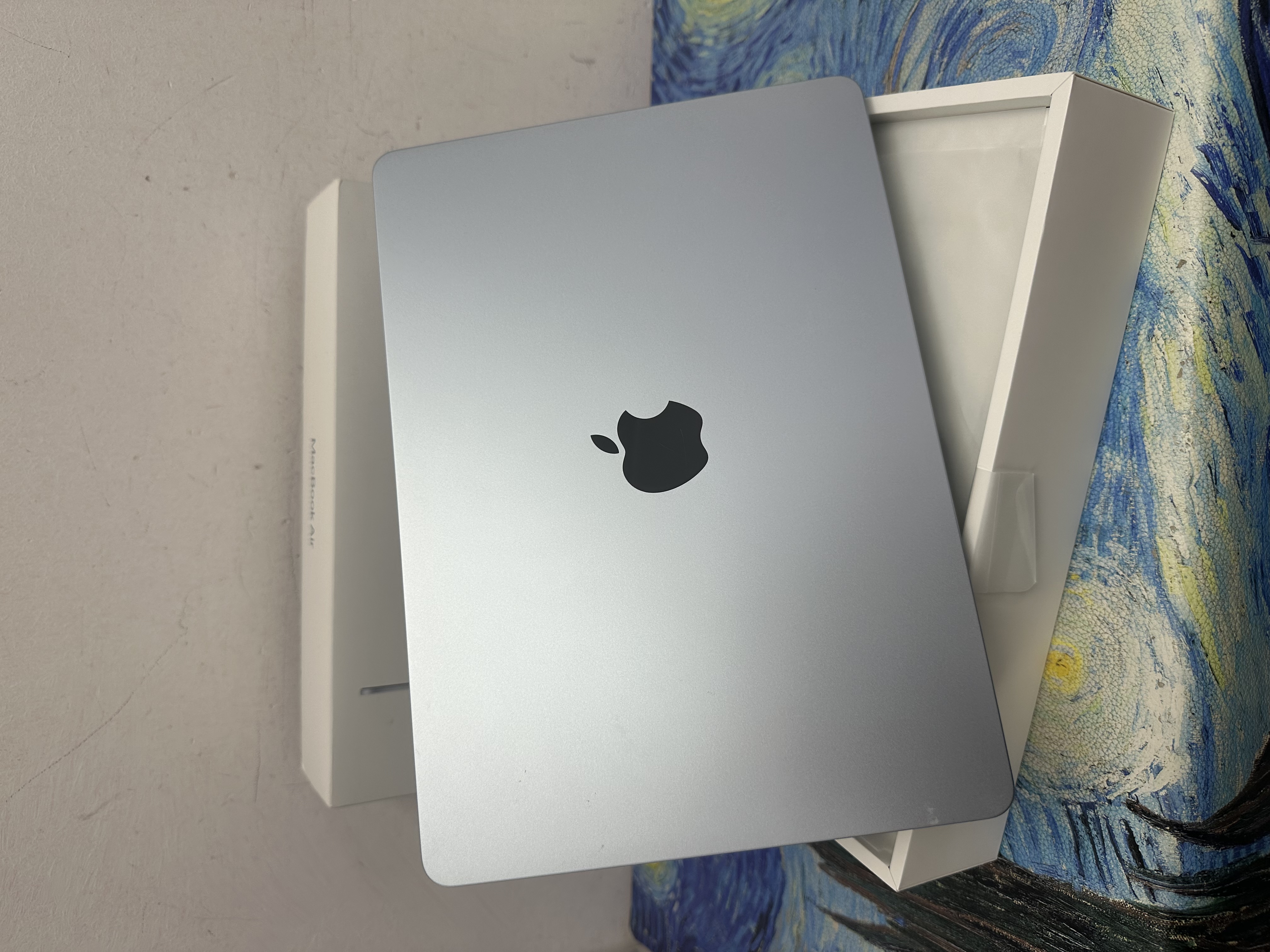 #6129 APPLE  MacBook Air M4 2025 M4 CPU/ 16GB Ram/256GB SSD/8核心GPU/Liquid Retina Mon/13吋/天藍色/Gaming Laptop / Notebook / 超強續航能力/文書機 / 畫圖 / 剪片 / Movie / Netflix