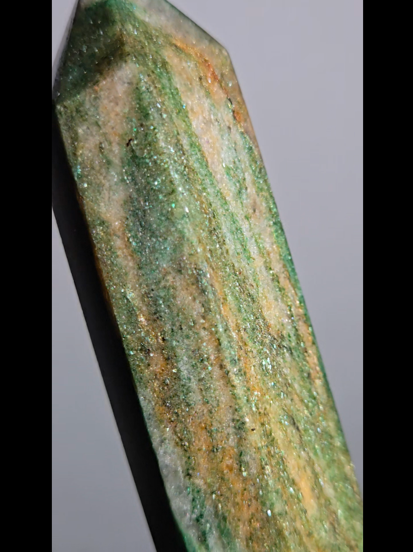 Sparkly green and golden mica fuchsite tower - MCA64