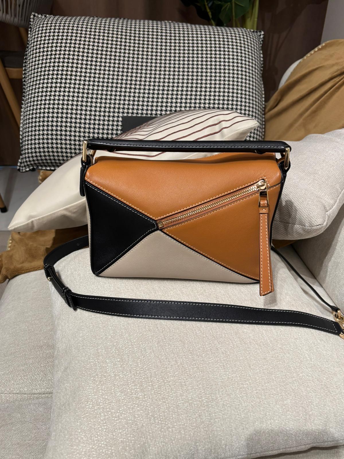 Loewe Puzzle Small 牛皮100%Authentic, 98%New ✅Dust bag