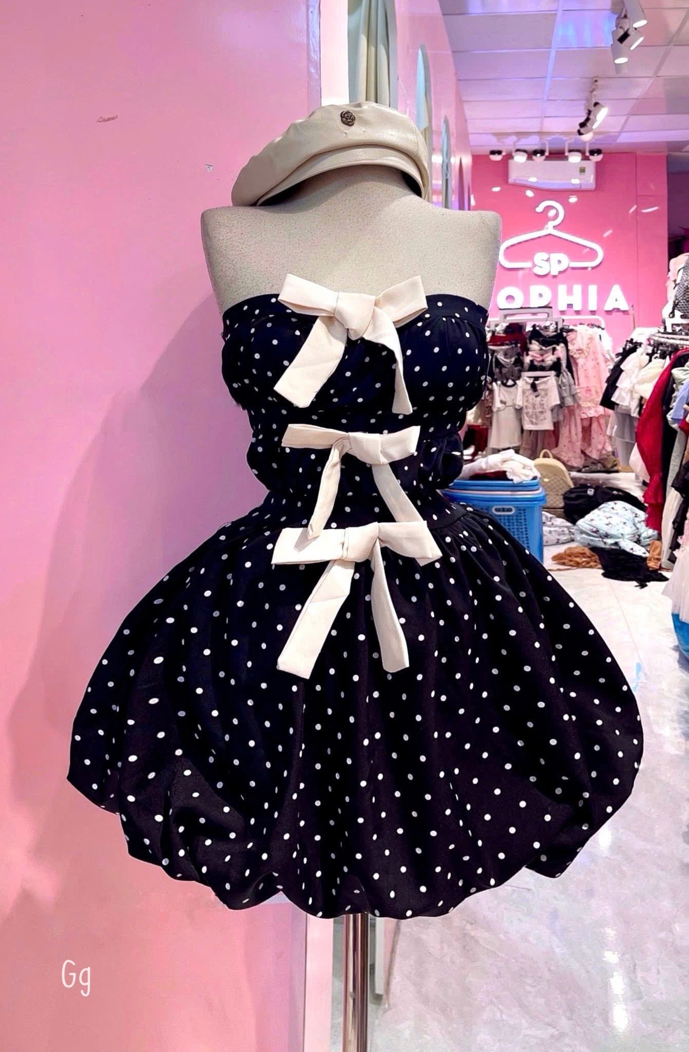 波點連身裙蝴蝶結