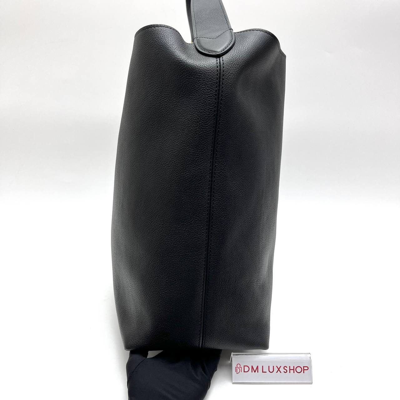 LV Low Key Hobo MM Black