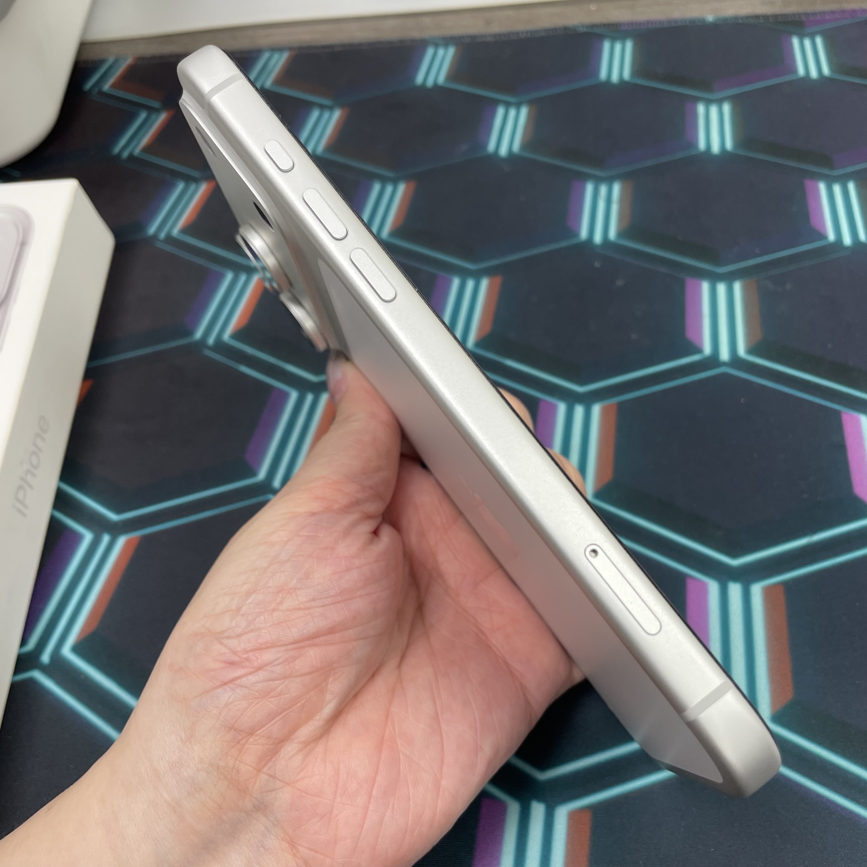 *7214 17 Pro max 未使用品 1TB 電100 銀色 sliver