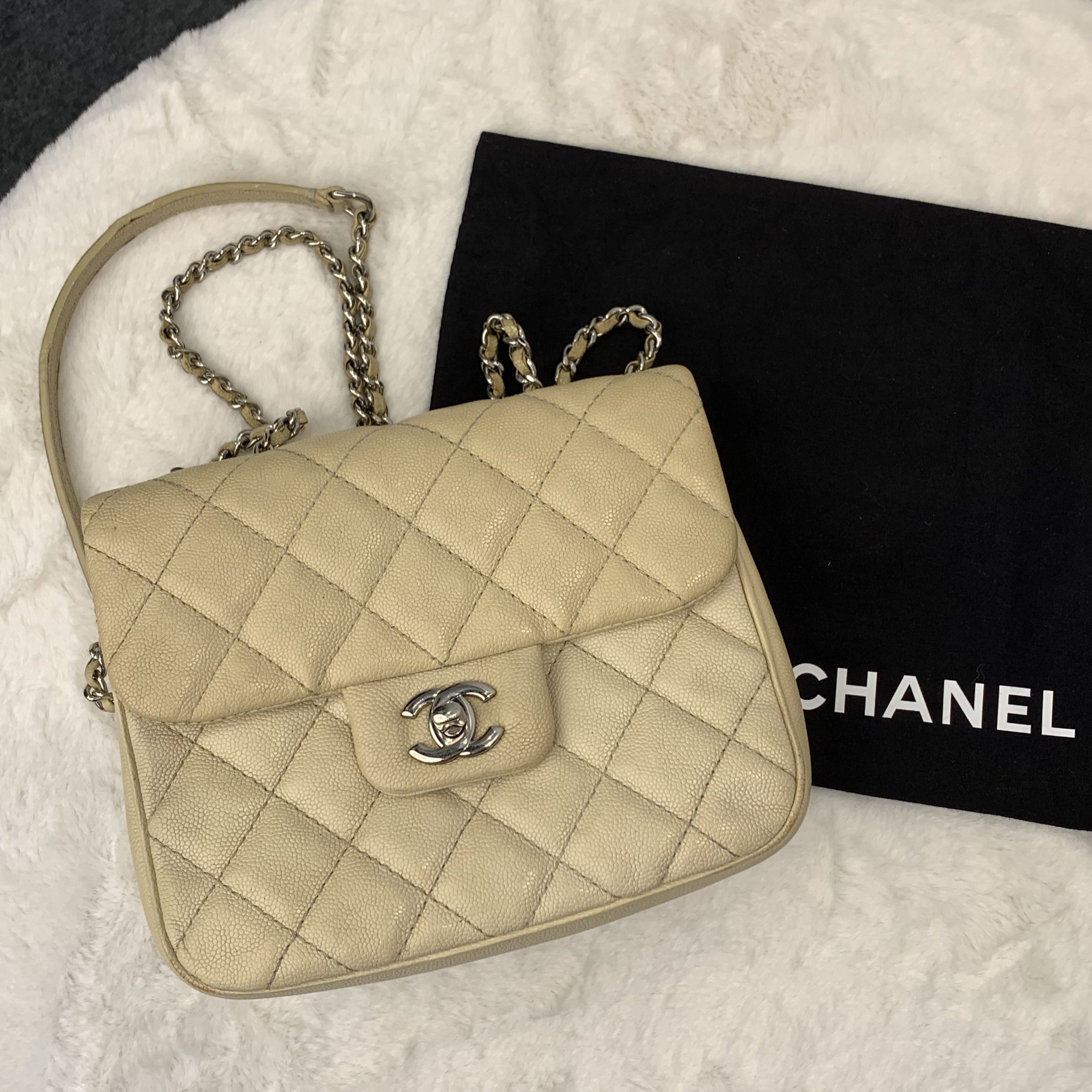 Chanel 復古感荔枝紋牛皮單肩包