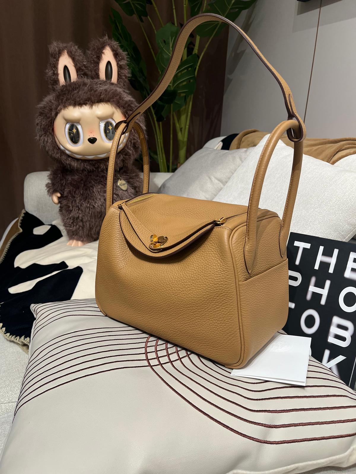 Hermes Lindy 26,餅乾金扣,STAMP Z  TC粒粒牛皮 100%Authentic ,98%new ✅收據✅dust bag✅box 