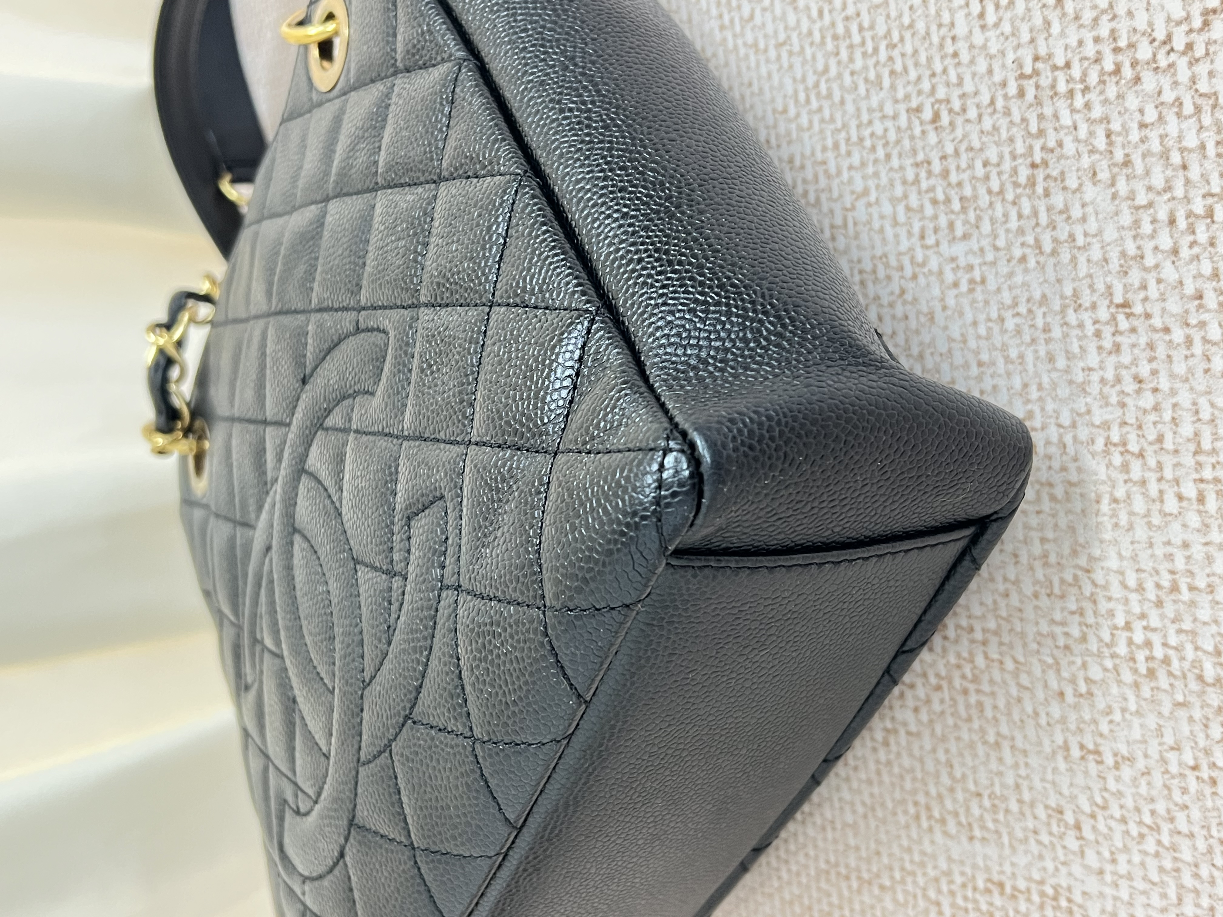 Pre-owned Chanel Petite Shopping Tote / Product Code: 26041711