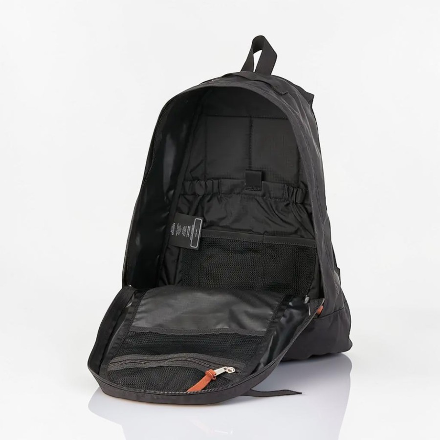 Gregory Fine DAY V2 1041  Black 18L 背包