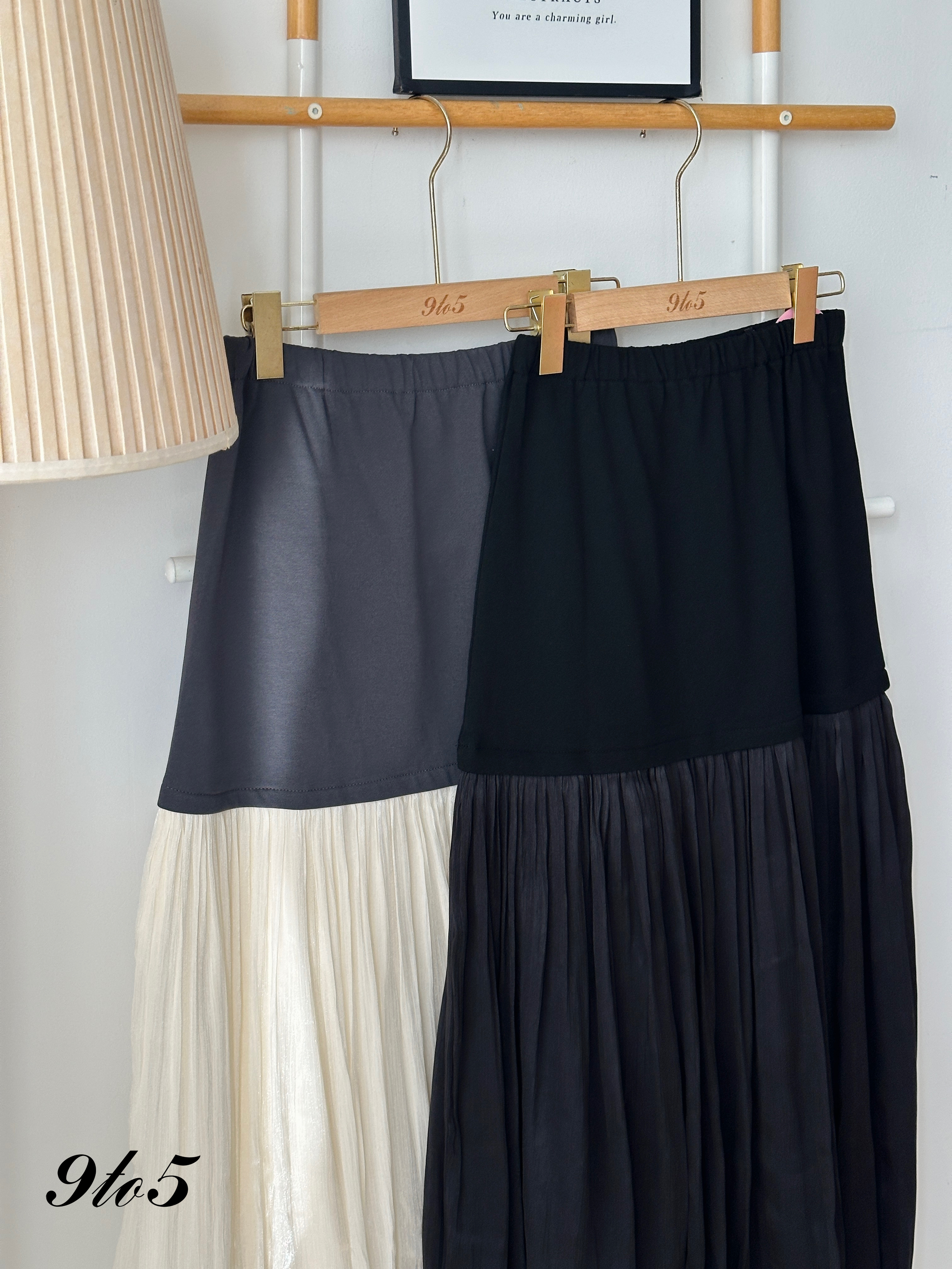 S1788 Pleated Layered Skirt - Black & Cream