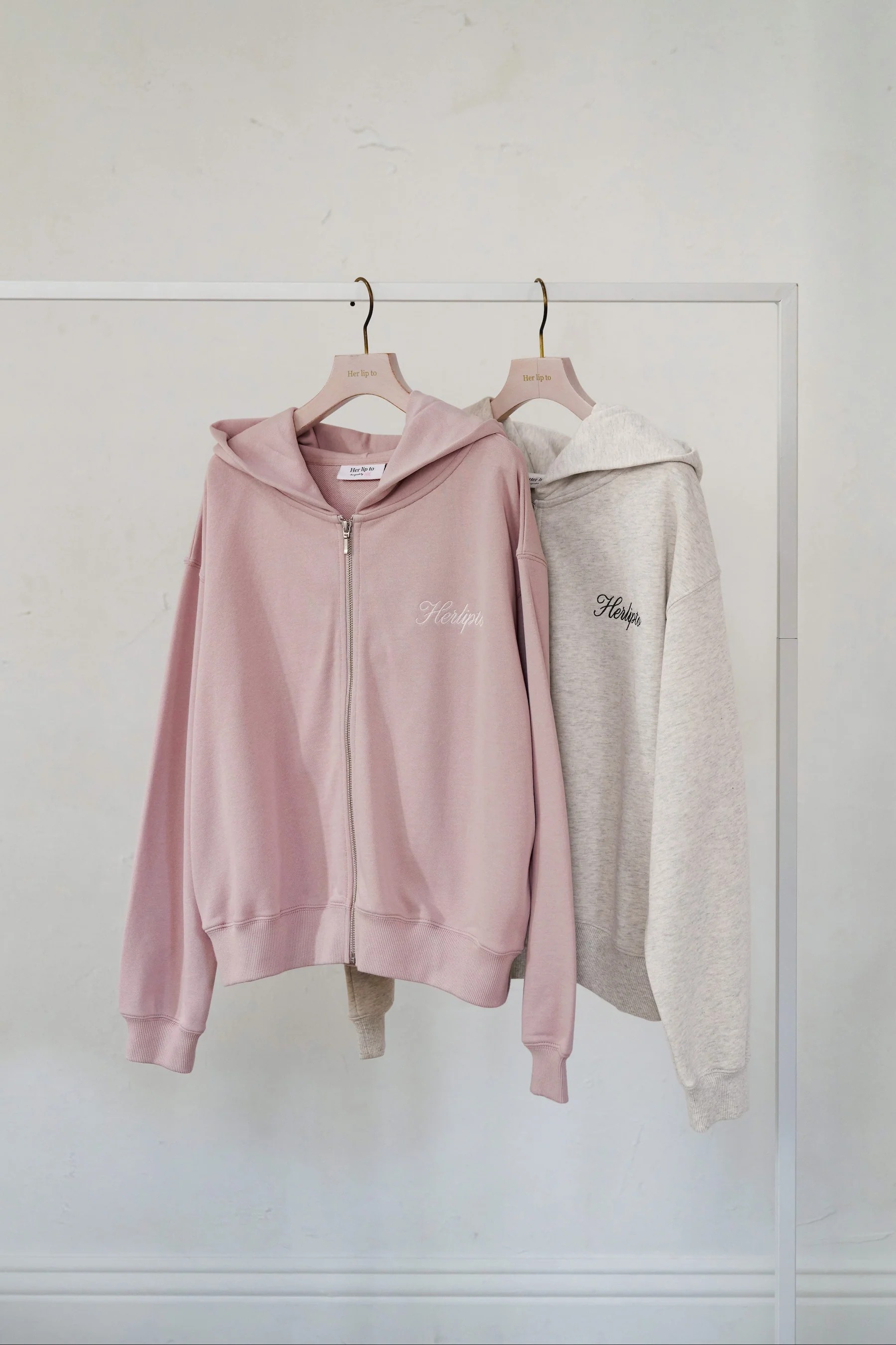 🎀【預訂】Her lip to × Kitty Zip-Up Hoodie R