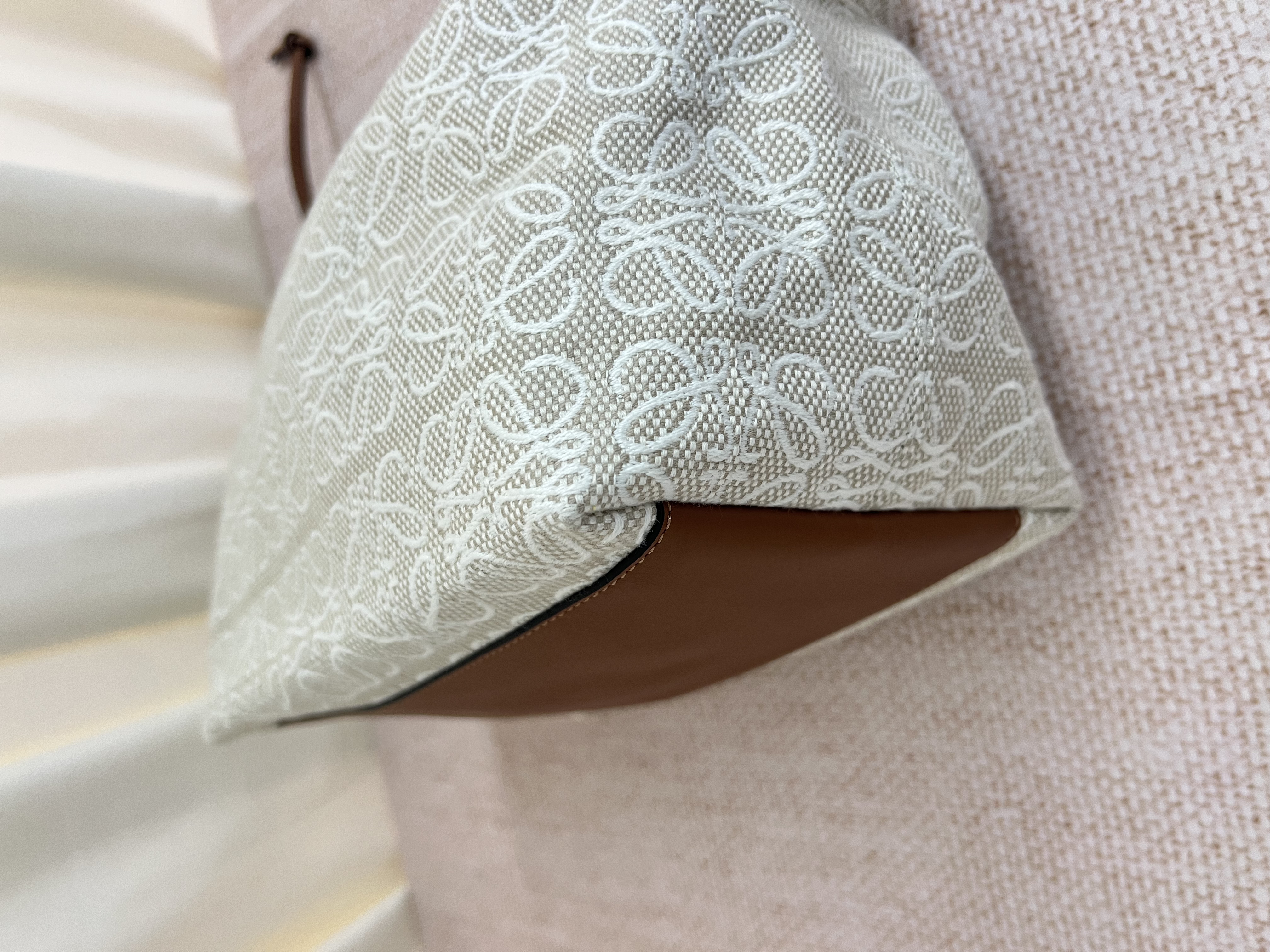 Pre-owned Loewe Cubi Anagram/ Product Code: 26041712