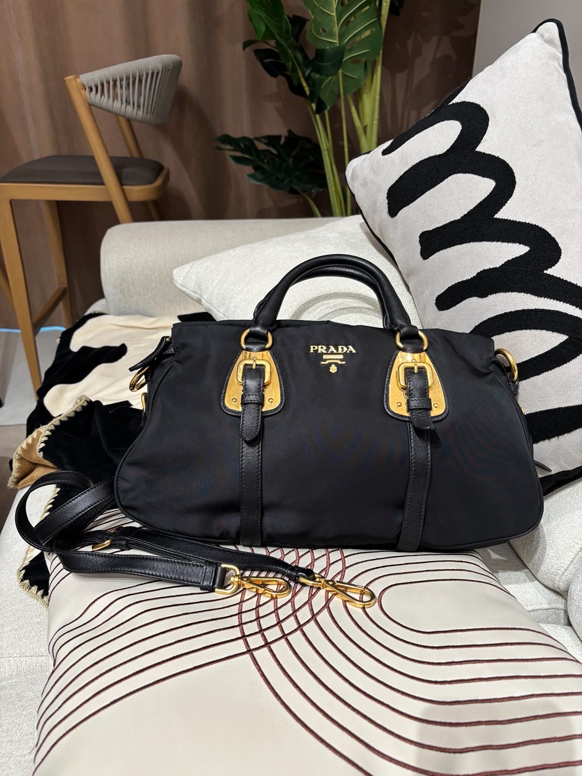 Prada Nylon 2Way Bag 黑色金扣 100%Authentic, 95%New