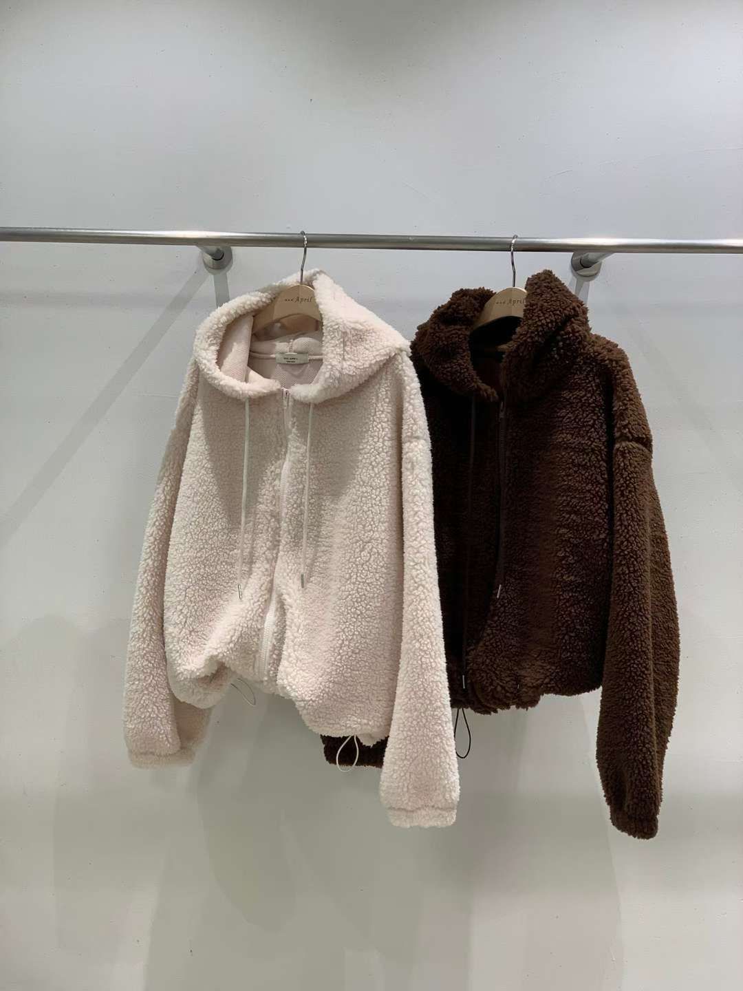 韓國🇰🇷April 粒粒毛set 裝$399 （預購10-14天）