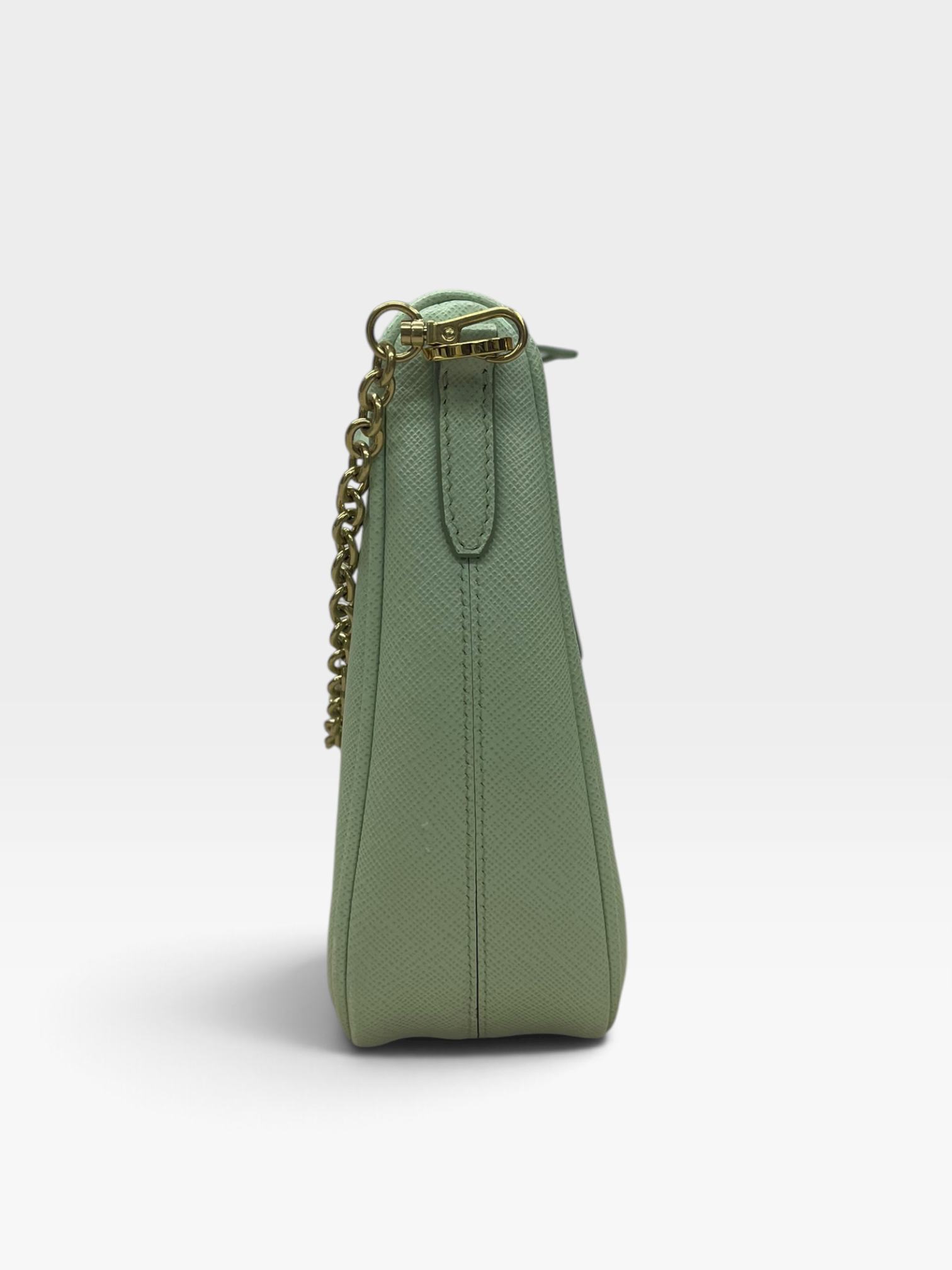 Pre-Owned Prada Saffiano Leather Re-Edition Bag / Product Code: 100105