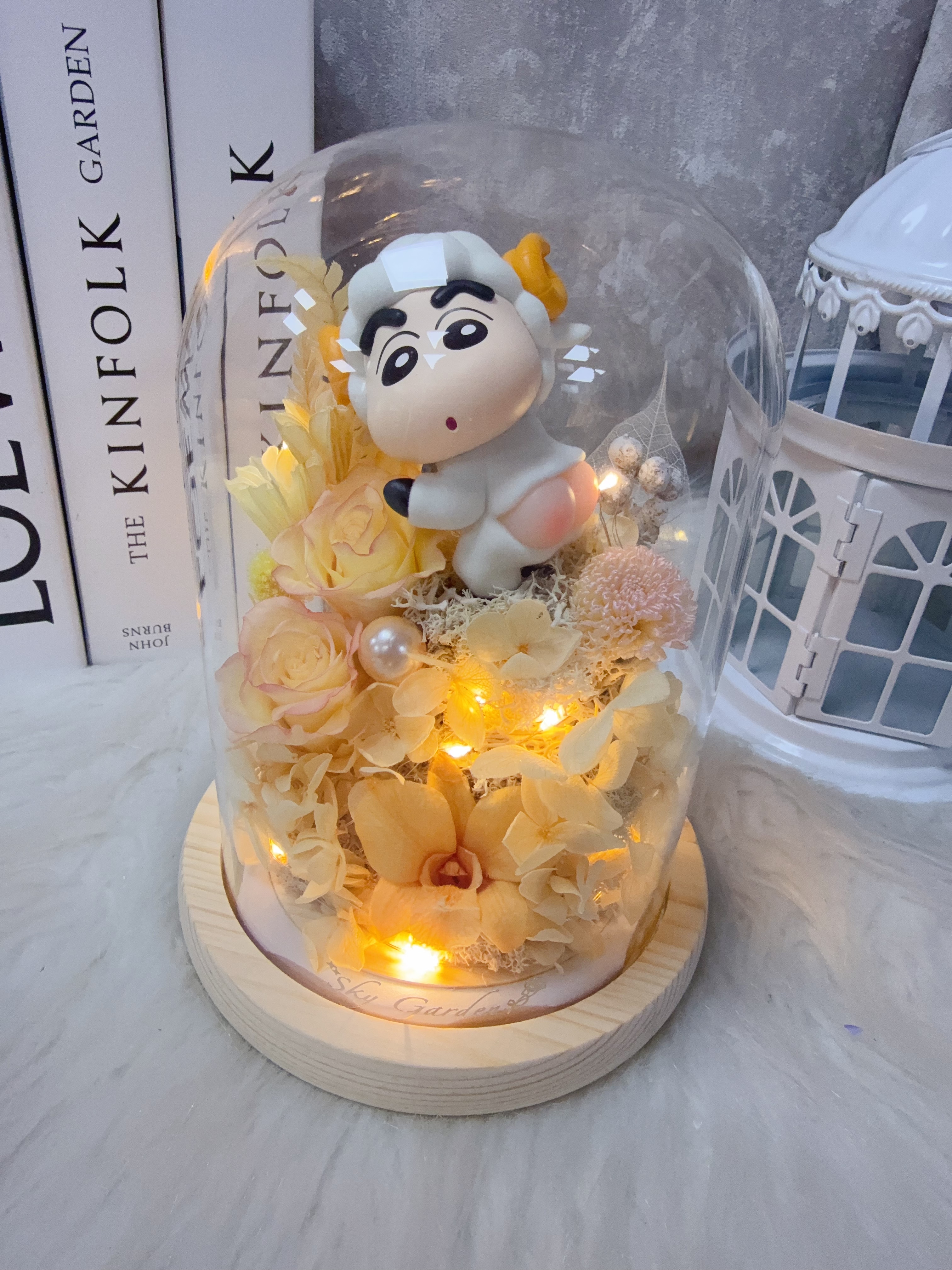 羊咩咩小新屁屁橙色永生花玻璃罩