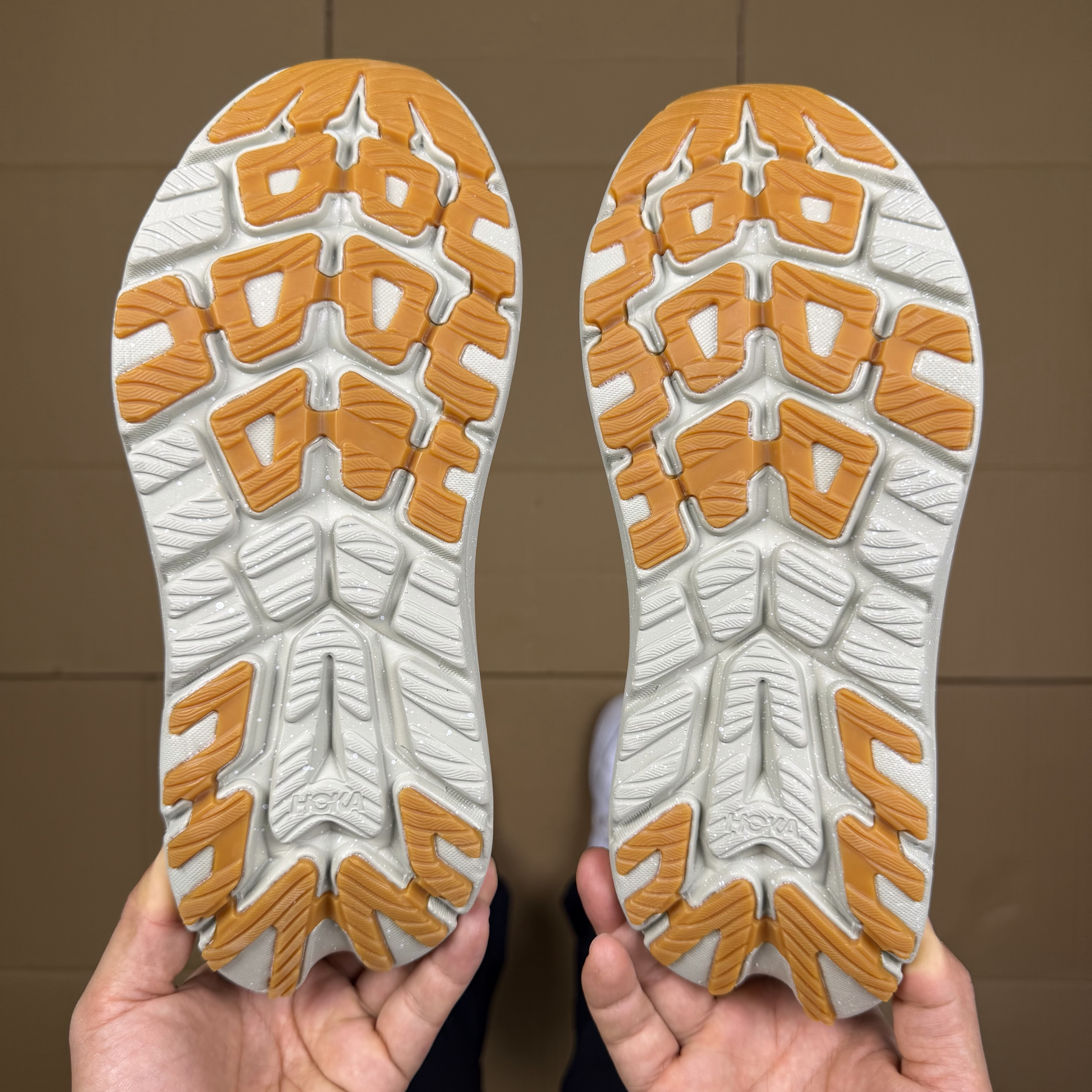 Hoka One One Kawaha 2