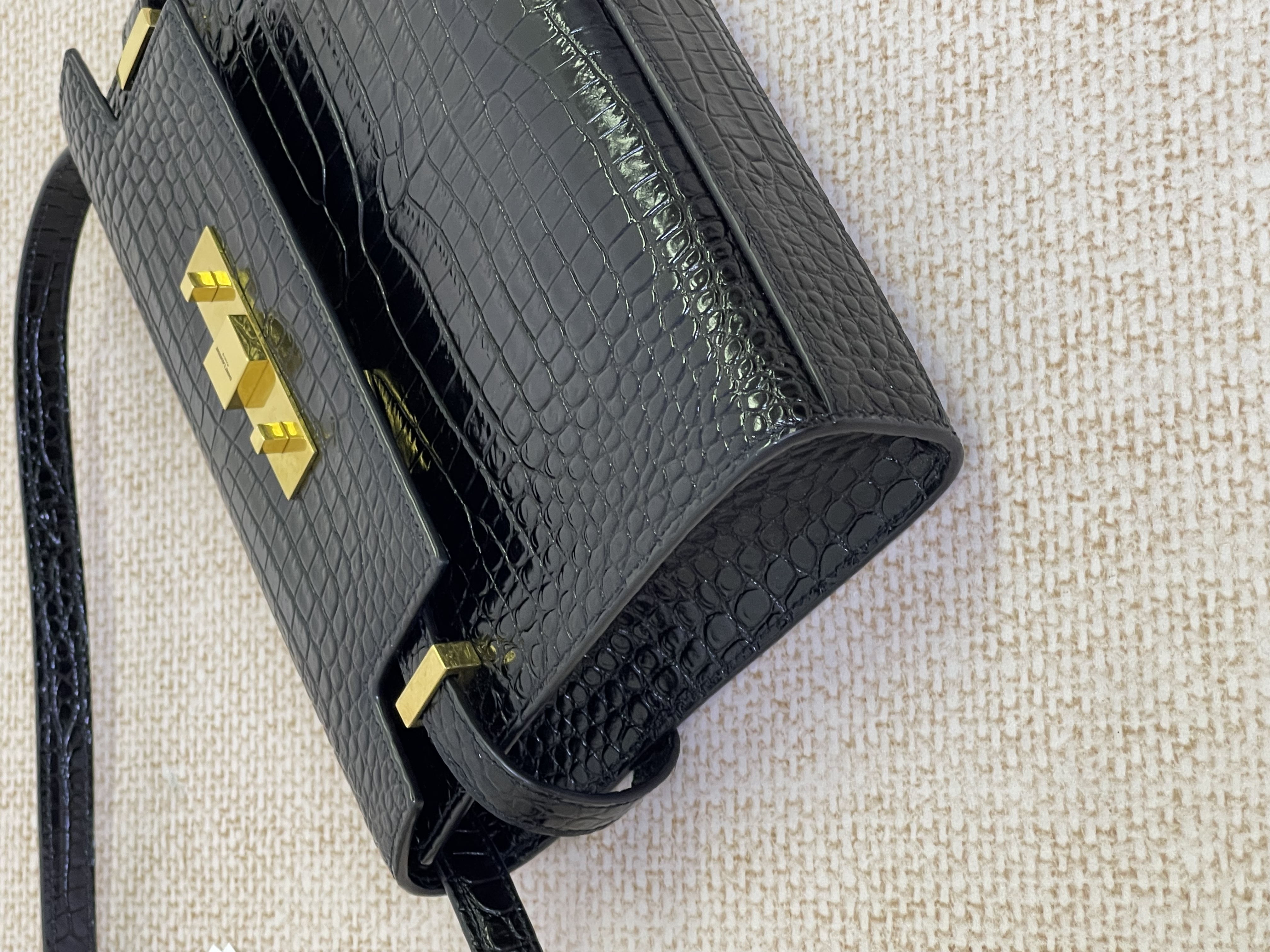 Pre owned YSL Manhattan / Product Code: 26031107