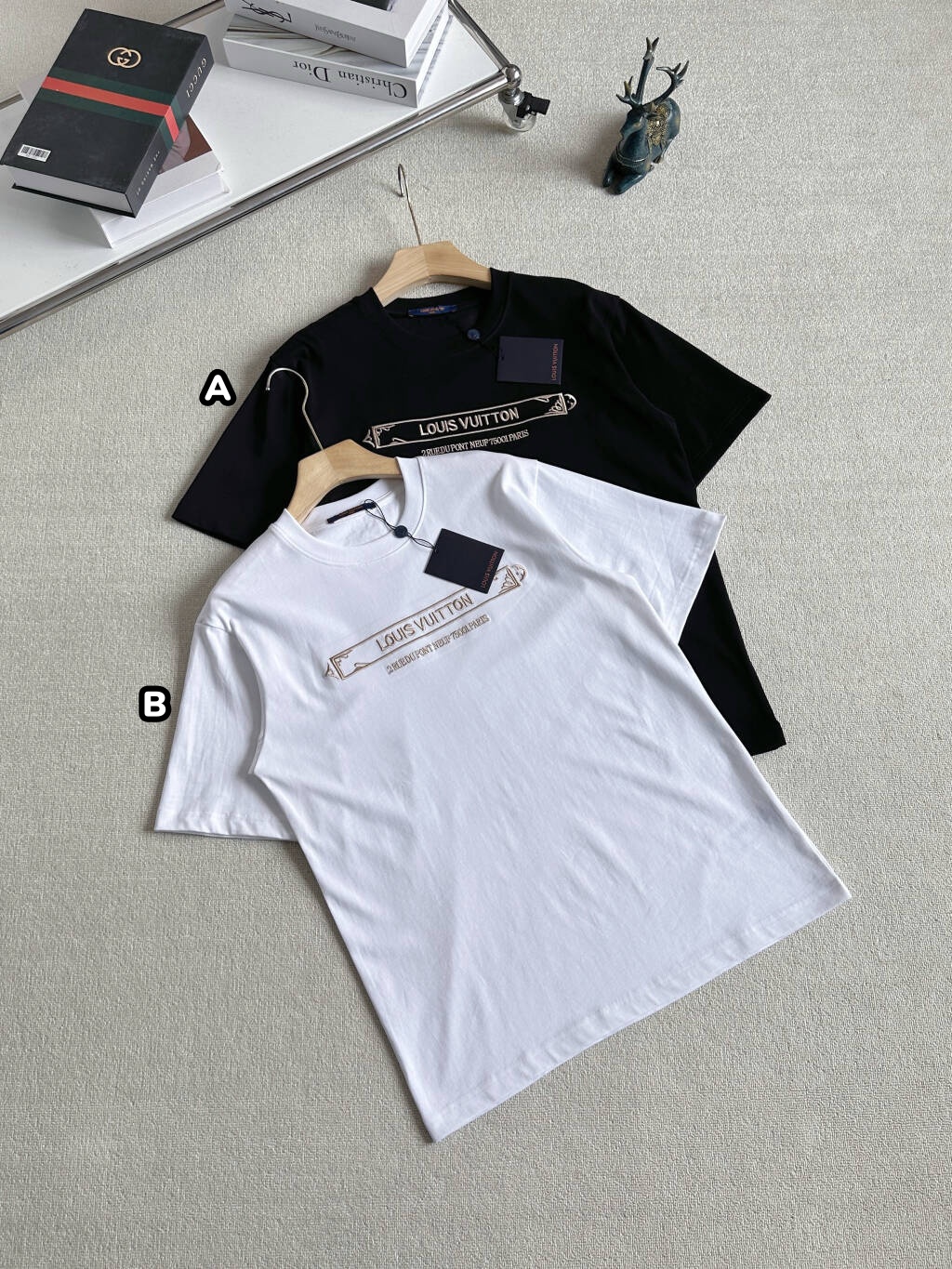 LV 金色刺繡標短袖Tee