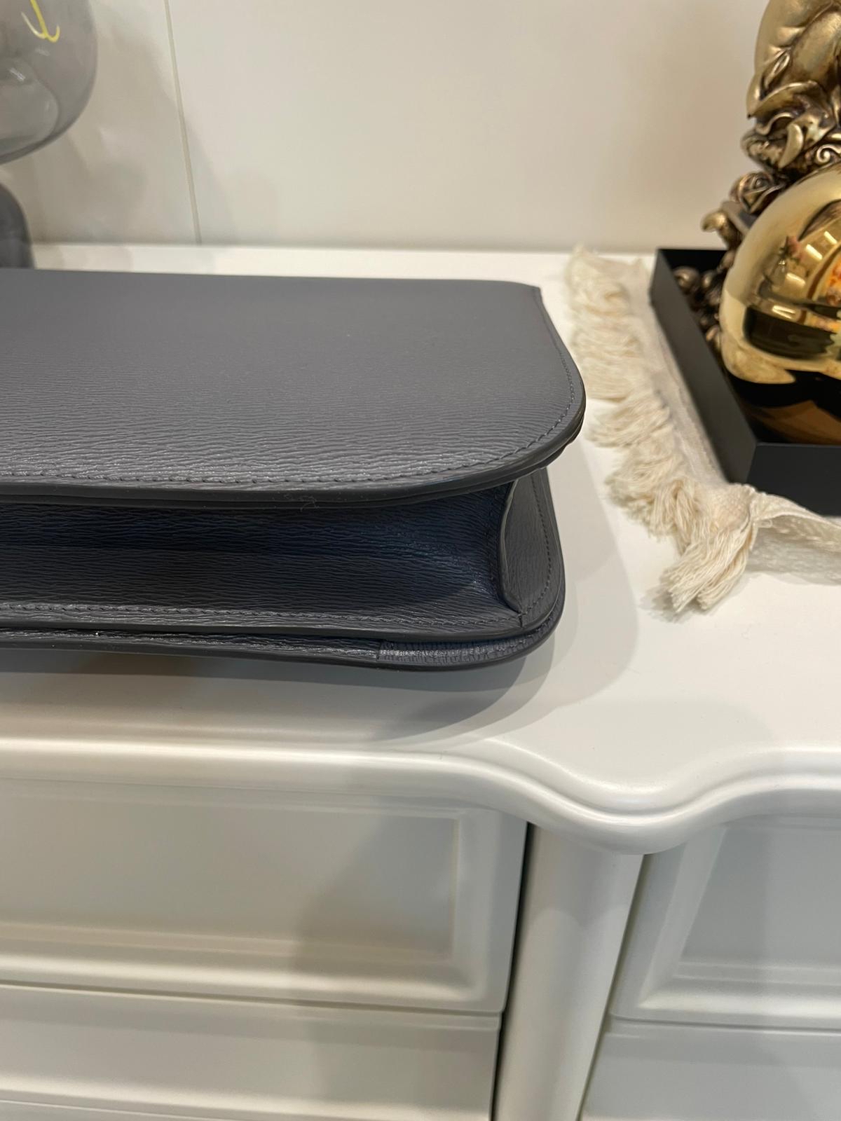 Celine classic box medium grey 100%Authentic, 98%New ✅Dust bag