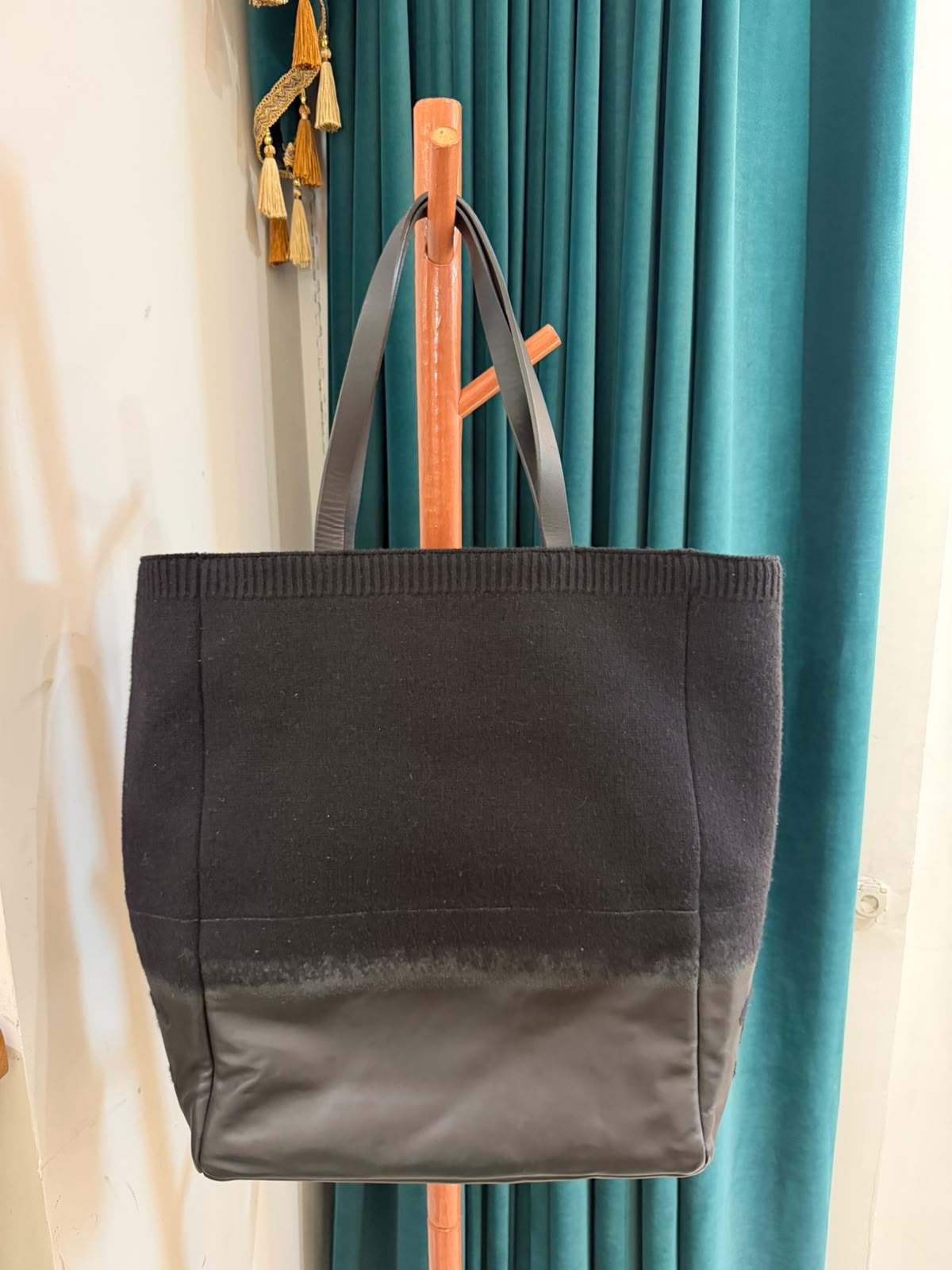 直播貨品 |  [1個-$100 2個-$300］J49