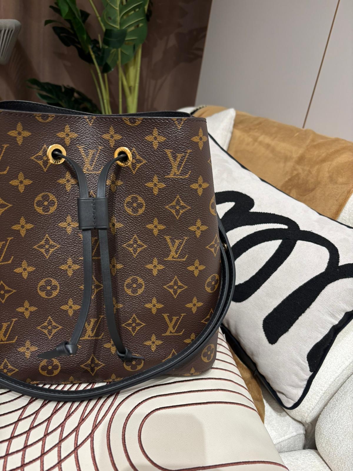 Lv Neonoe bucket bag NéoNoé MM  M44020 100%Authentic, 98%new ✅dust bag 
