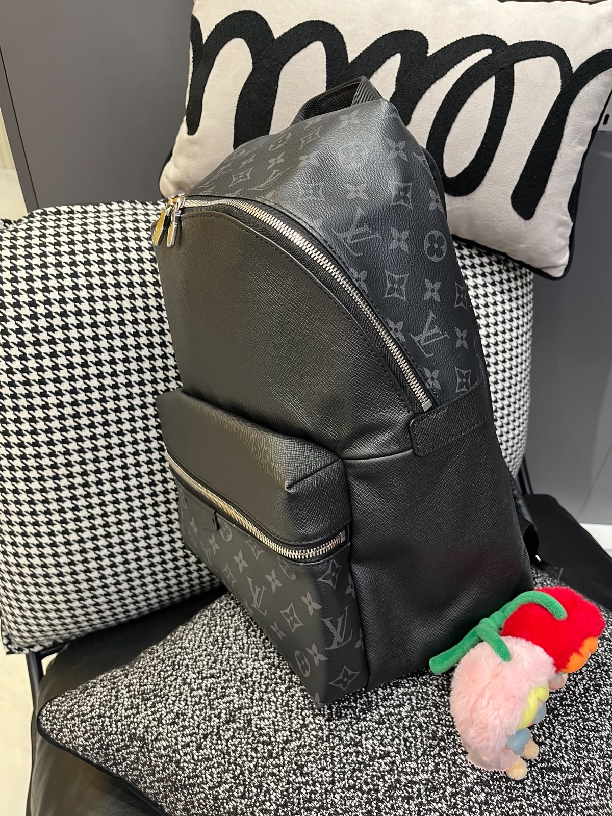 Lv Taigarama Discovery Backpack M31033 100%Authentic, 98%New ✅Dust bag