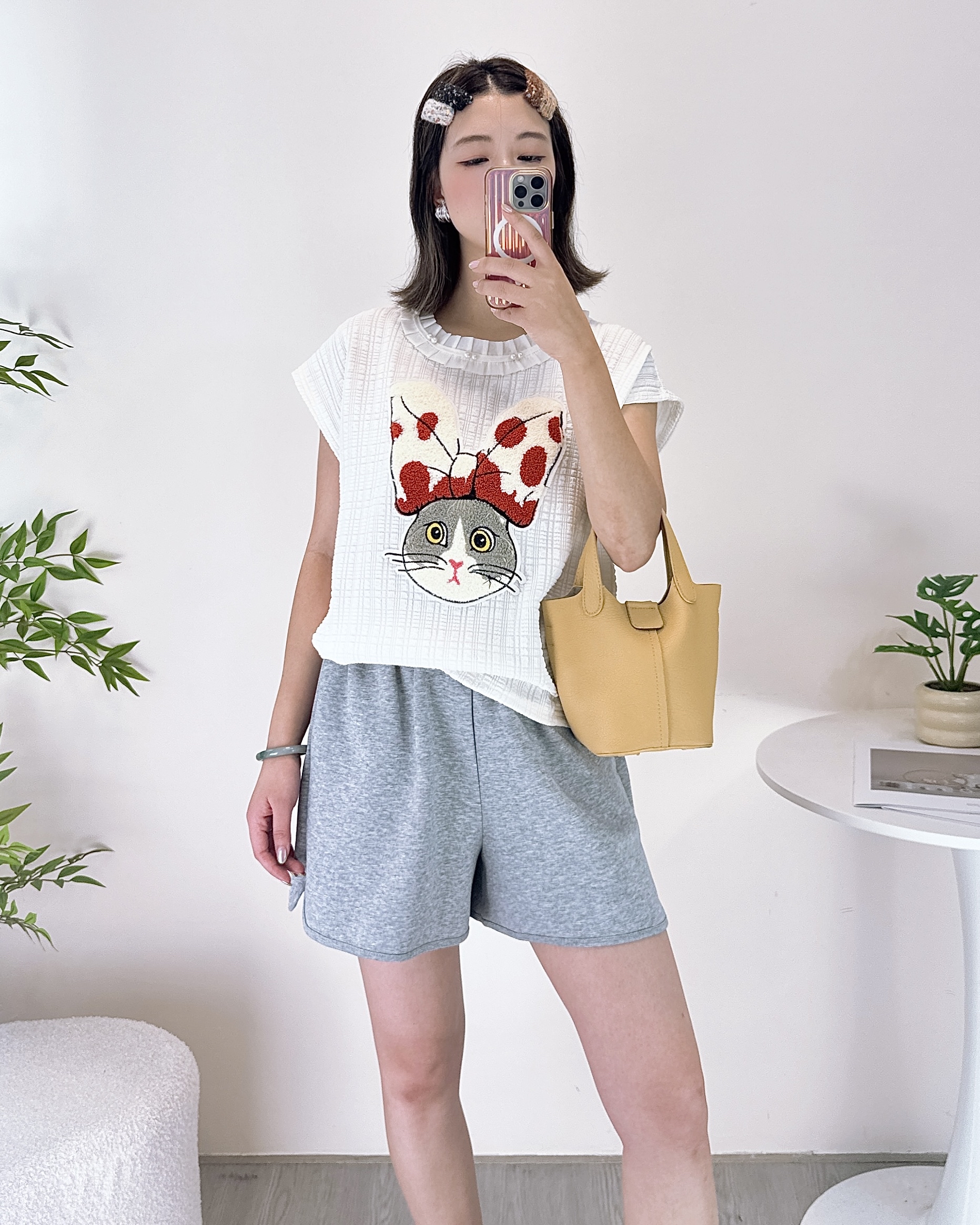 重工毛毛貓珍珠領上衣 2色