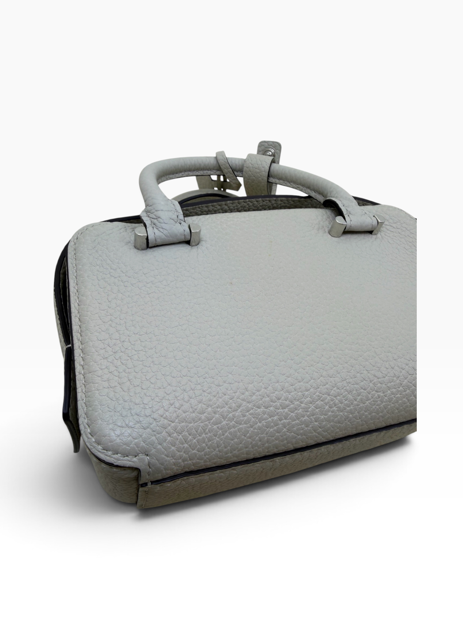 Pre owned  delvaux nano size k08241