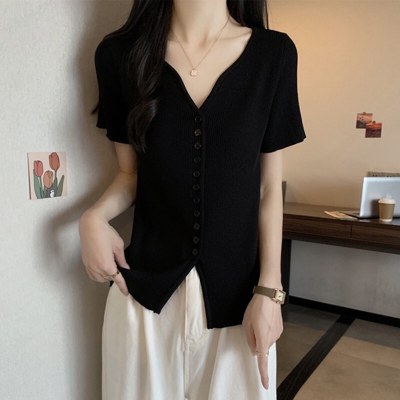 B249(1040) 韩版洋气前排黑小钮设计感下摆开角黑针织上衣
