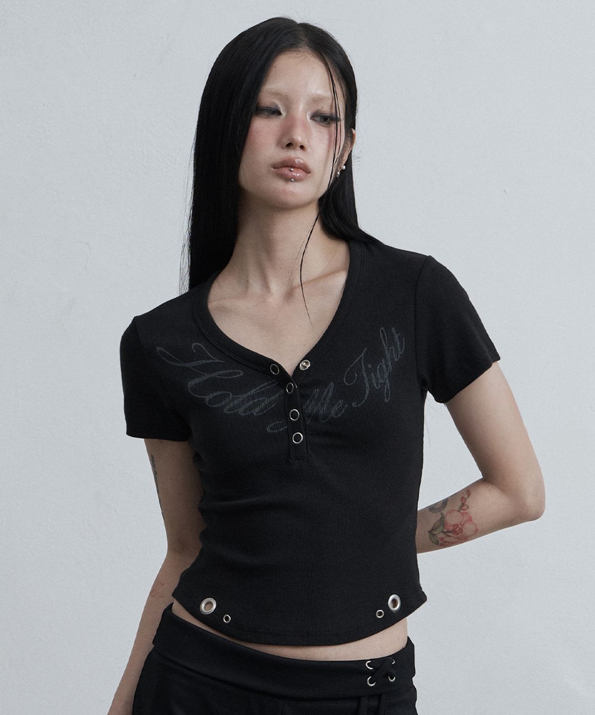 🇰🇷訂購｜asur 26SS｜Henry V-neck Hold T-shirt Black 3色