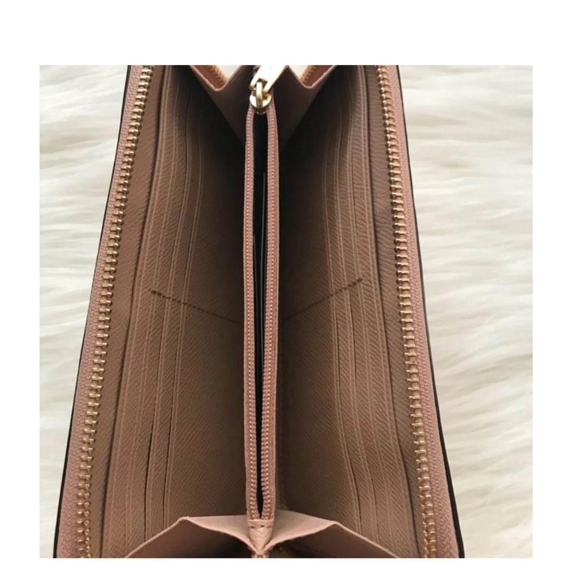 香港現貨-New Coach Accordion Zip In Signature Leather